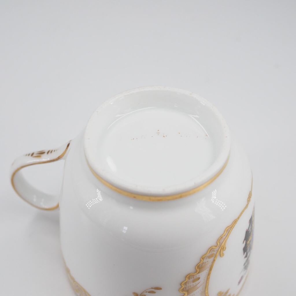 Pariser Porzellanbecher und Untertasse, Wappenschmuck von Junge Boyer Succsr to Feuillet, um 1850 im Angebot 11