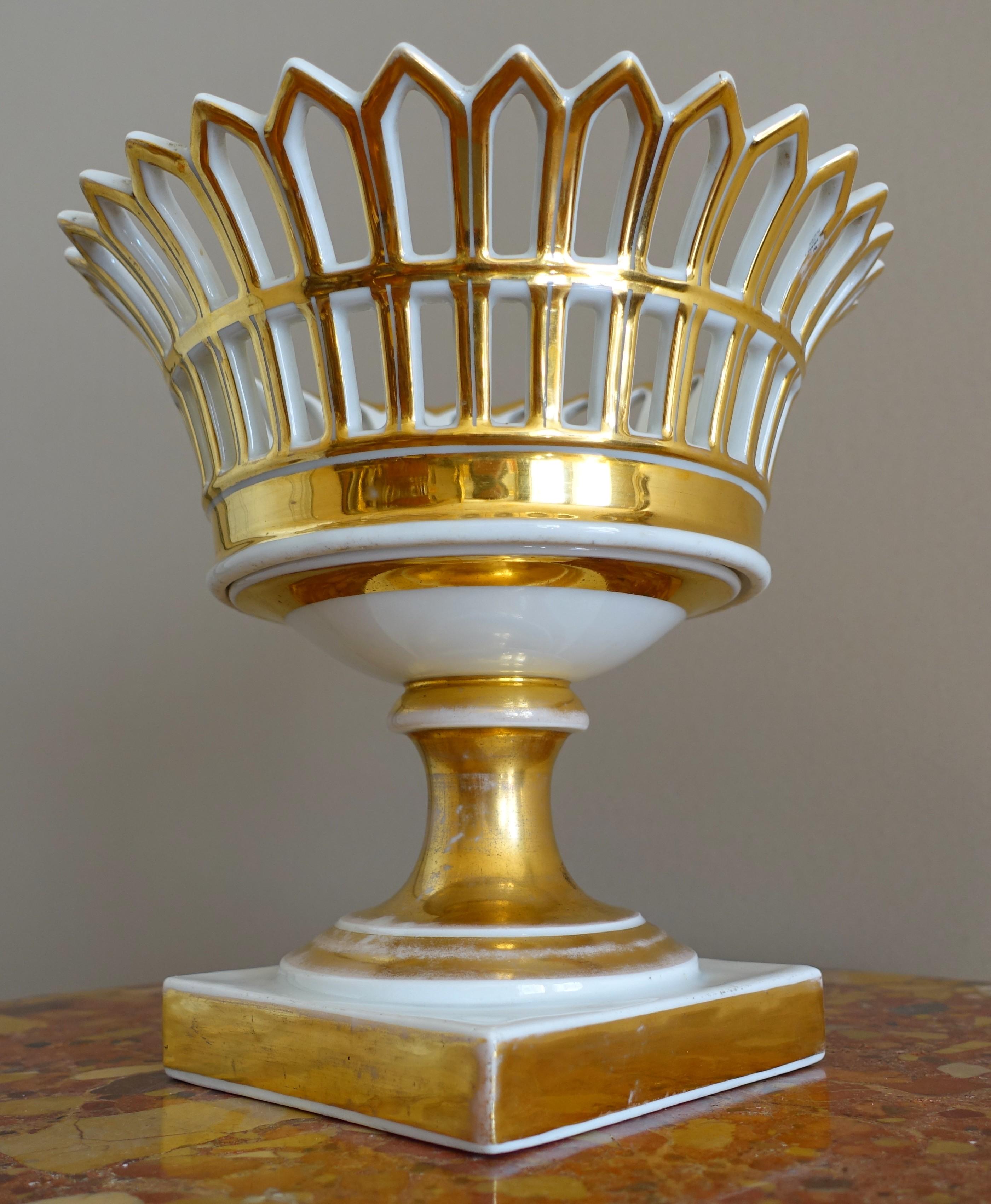 Corbeille à fruits en porcelaine de Paris - début 19ème siècle circa 1830 en vente 2
