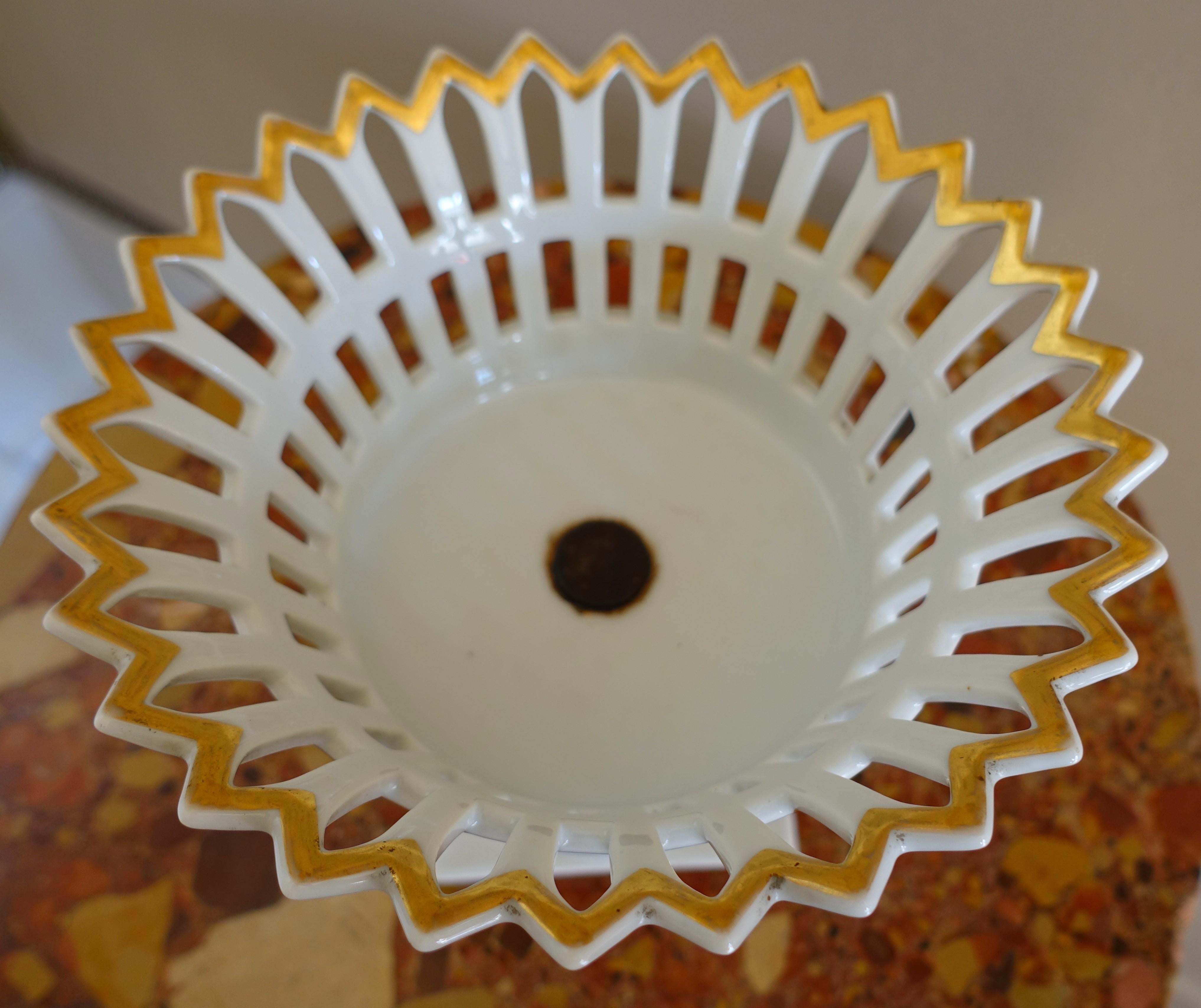 Corbeille à fruits en porcelaine de Paris - début 19ème siècle circa 1830 en vente 4