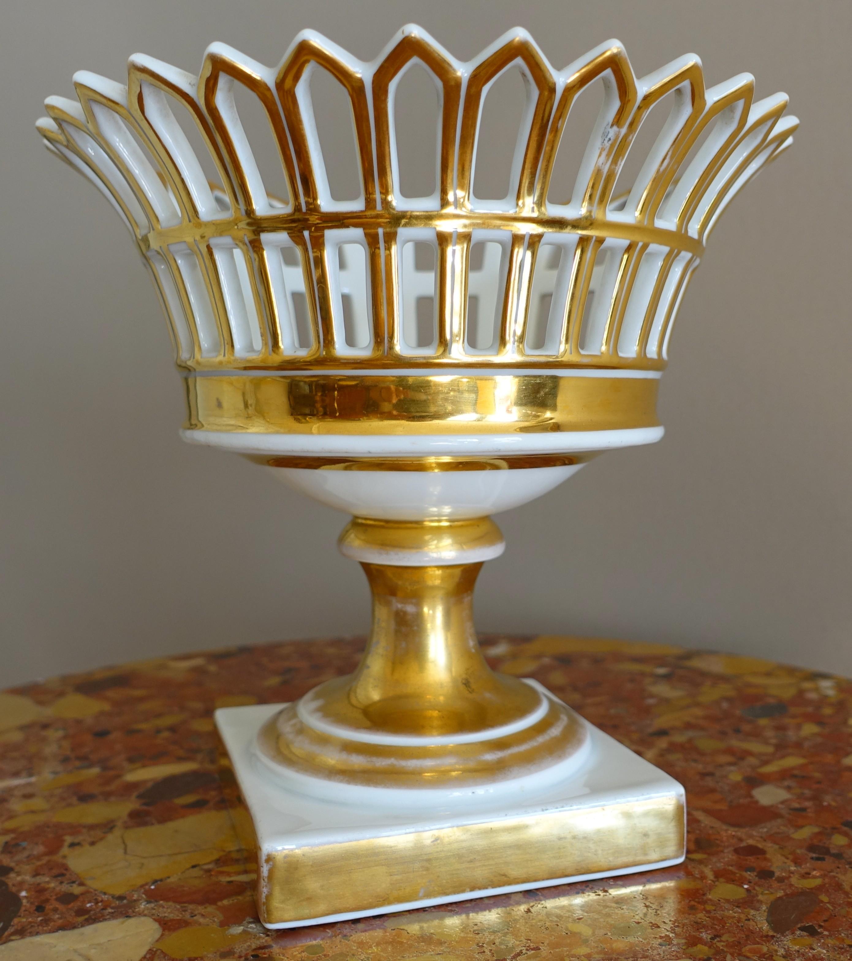 Restauration Corbeille à fruits en porcelaine de Paris - début 19ème siècle circa 1830 en vente