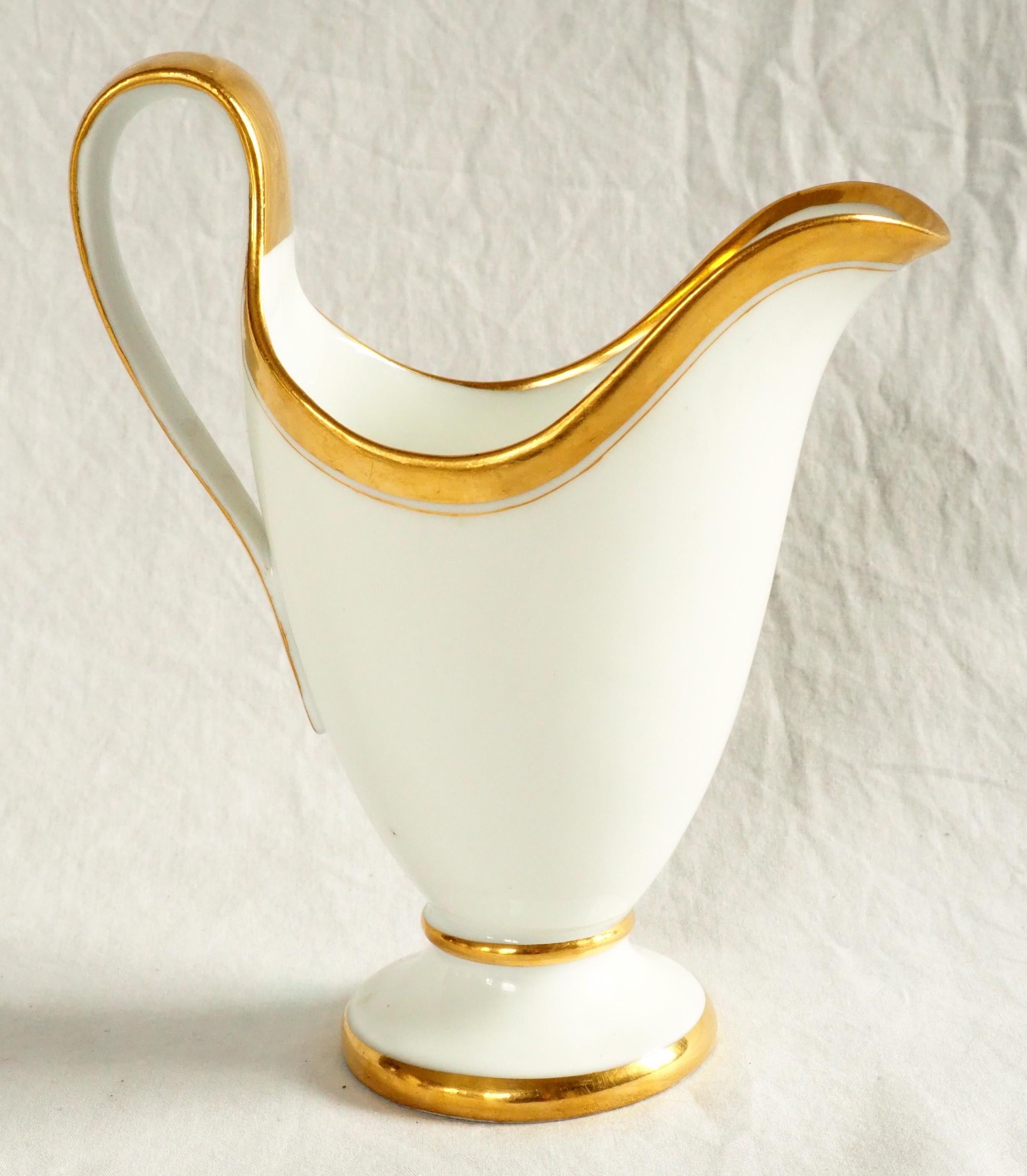 Pichet à eau en porcelaine de Paris, début du 19e siècle, signé Halley Bon état - En vente à GRENOBLE, FR