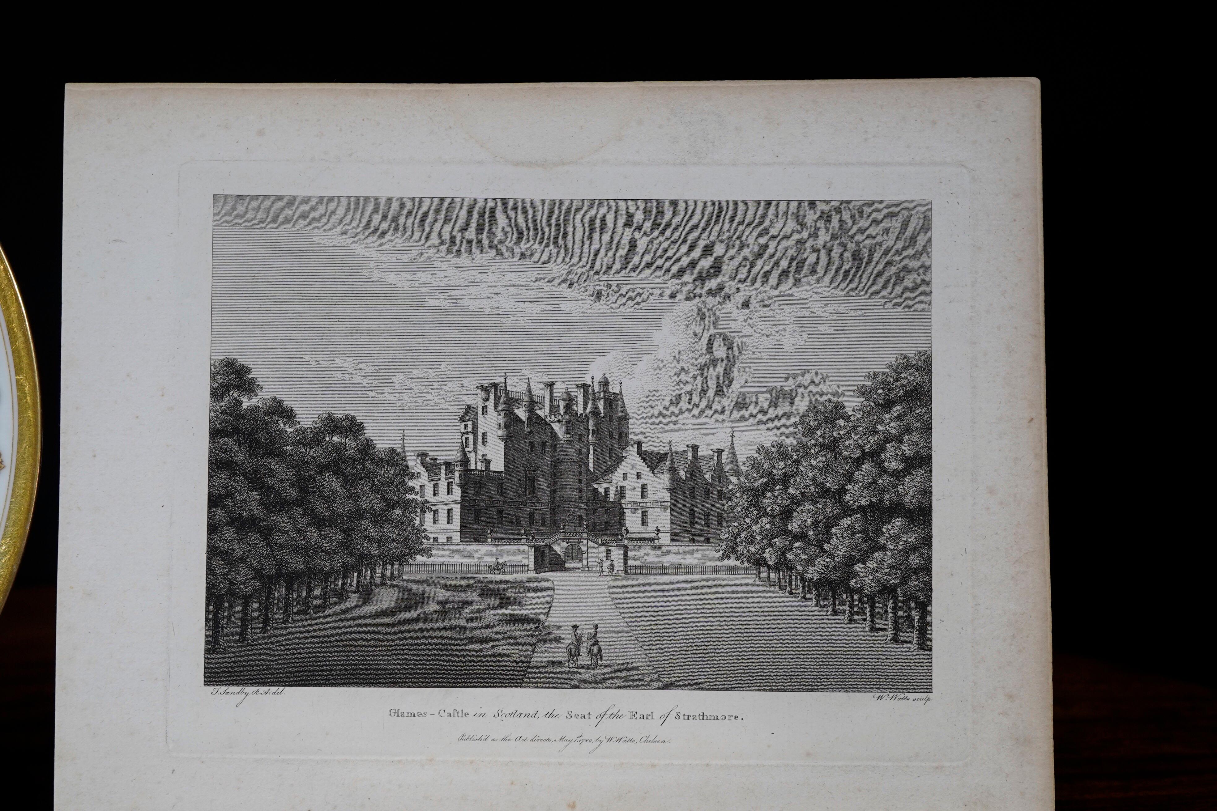 Paris Porcelain Plate, View of Glames Castle, Scotland, circa 1820 In Good Condition For Sale In Geelong, Victoria