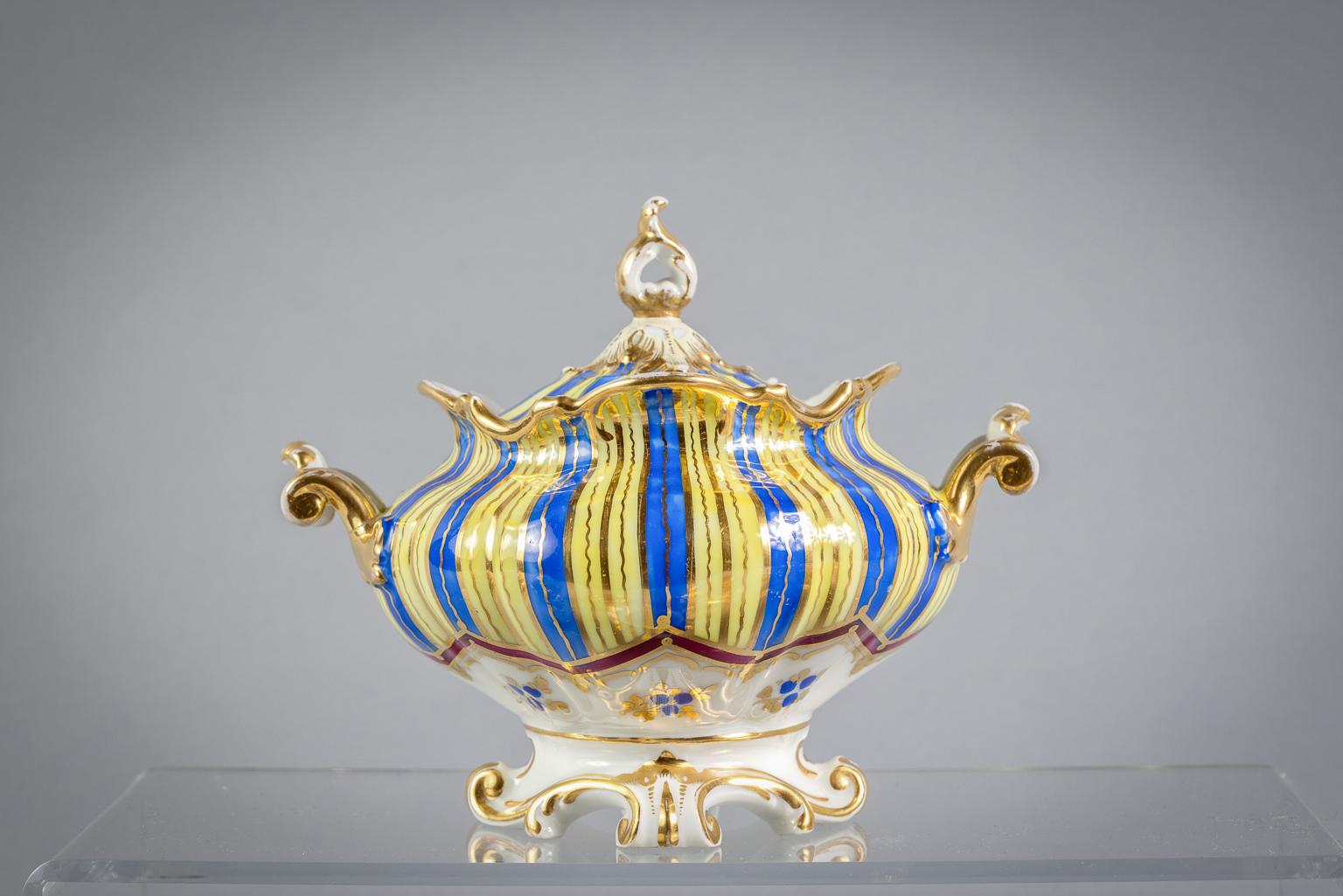 French Paris Porcelain Tea Service, circa 1860 For Sale
