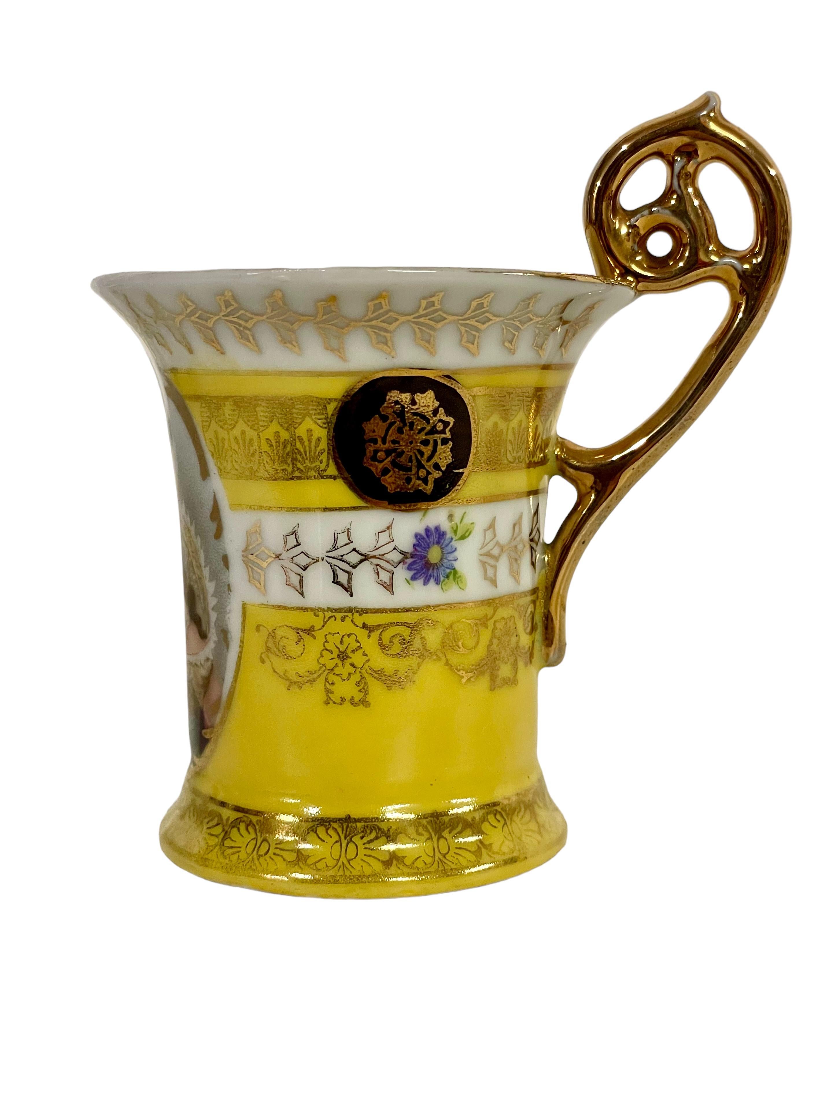 Pariser Porzellan-Teekanne und Untertasse mit Darstellung der Kaiserin Josephine (Empire) im Angebot