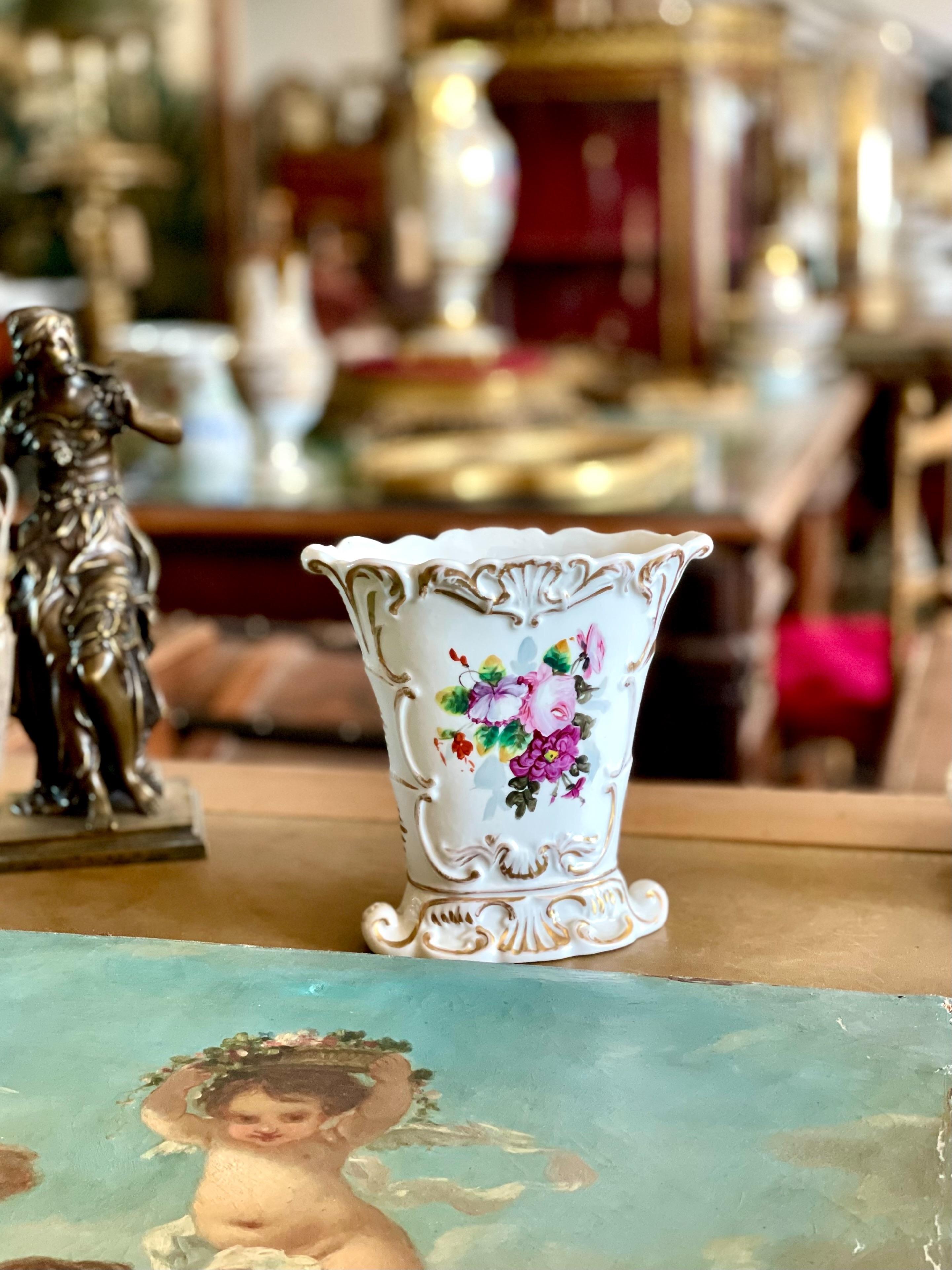 Vaso di porcellana di Parigi del XIX secolo in vendita 2