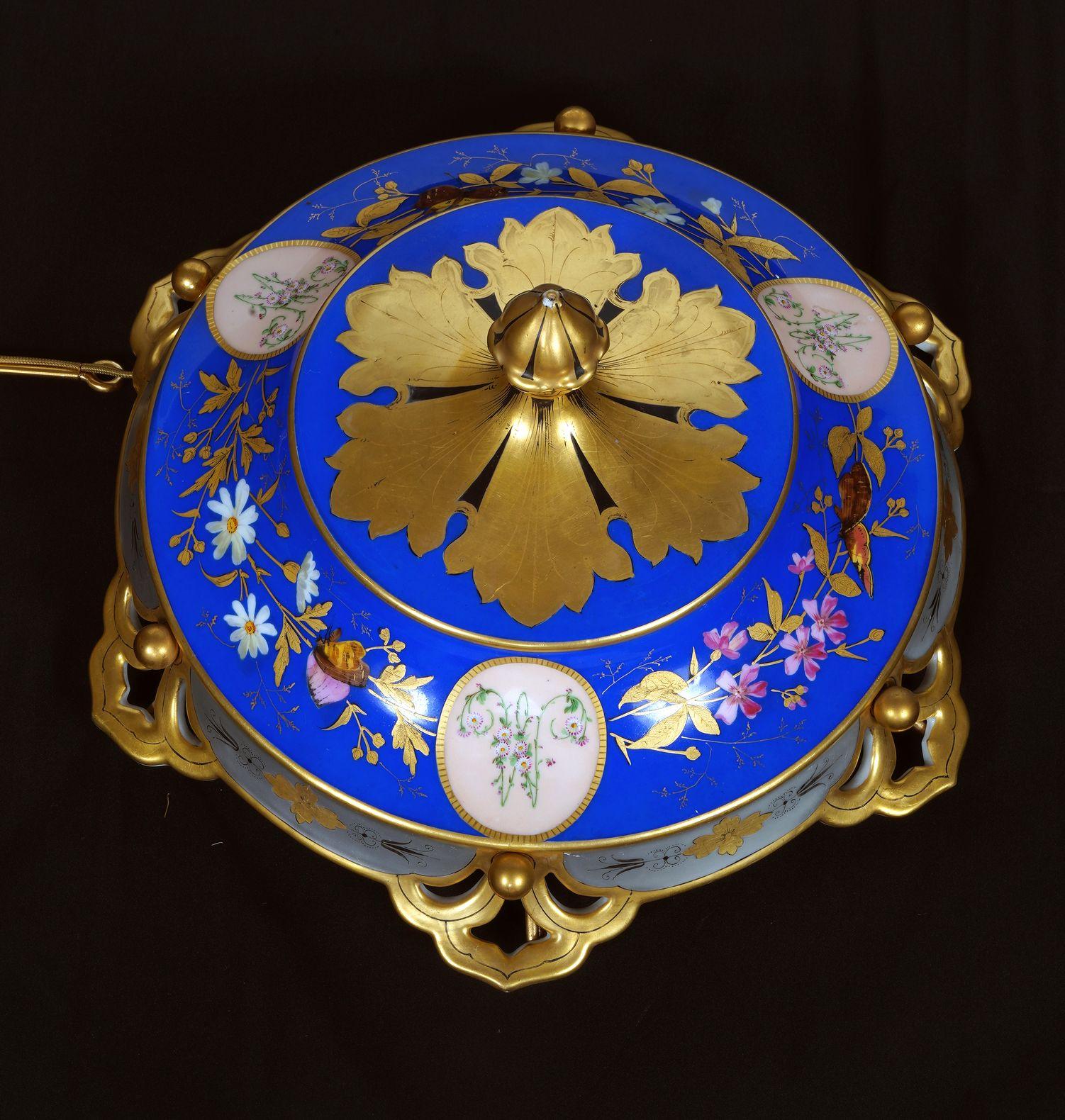 Late 19th Century Paris Porcelaine Chandelier with Flowers, France, circa 1890 For Sale