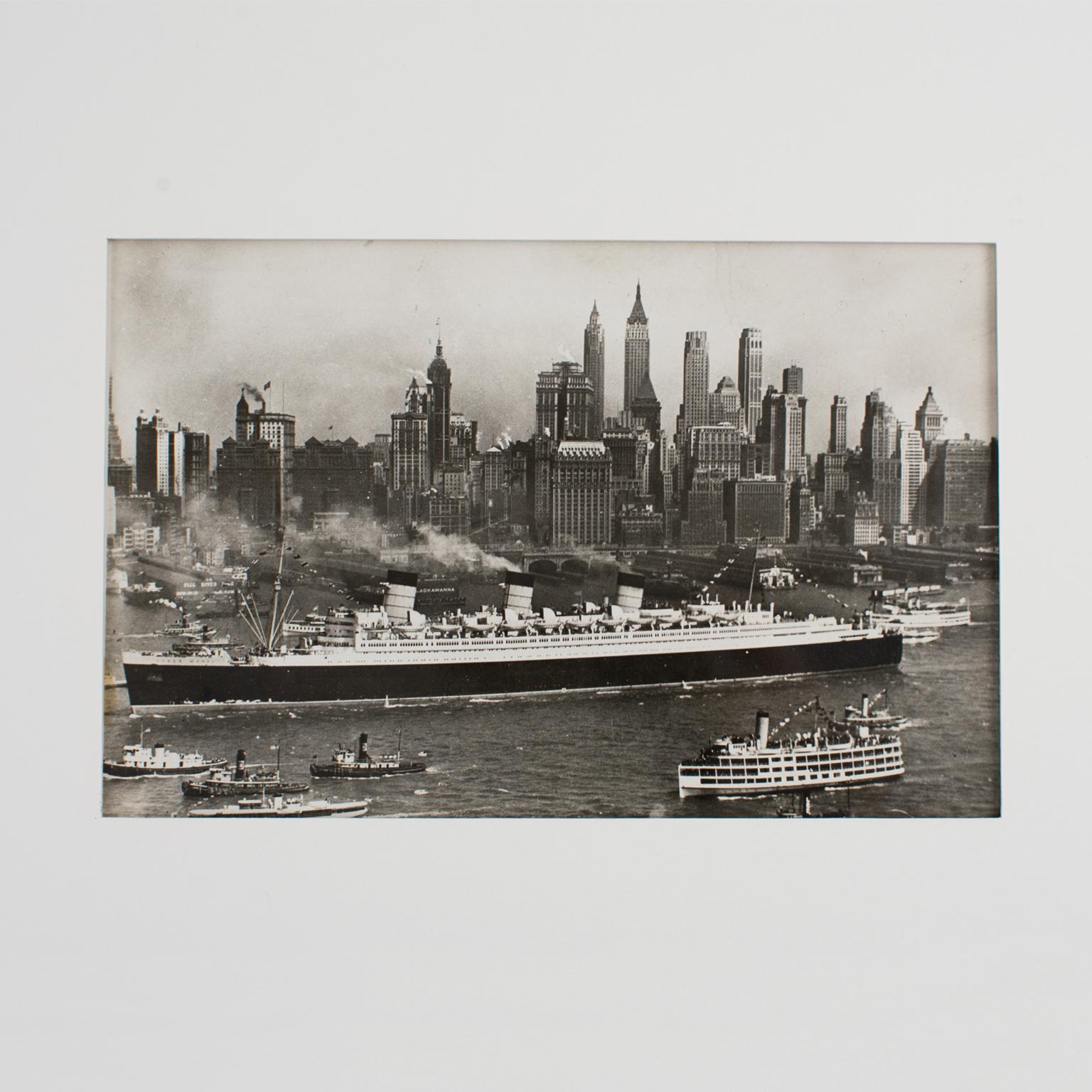 The Queen Mary in New York 1936 - Silver Gelatin B and W Photography Framed 2