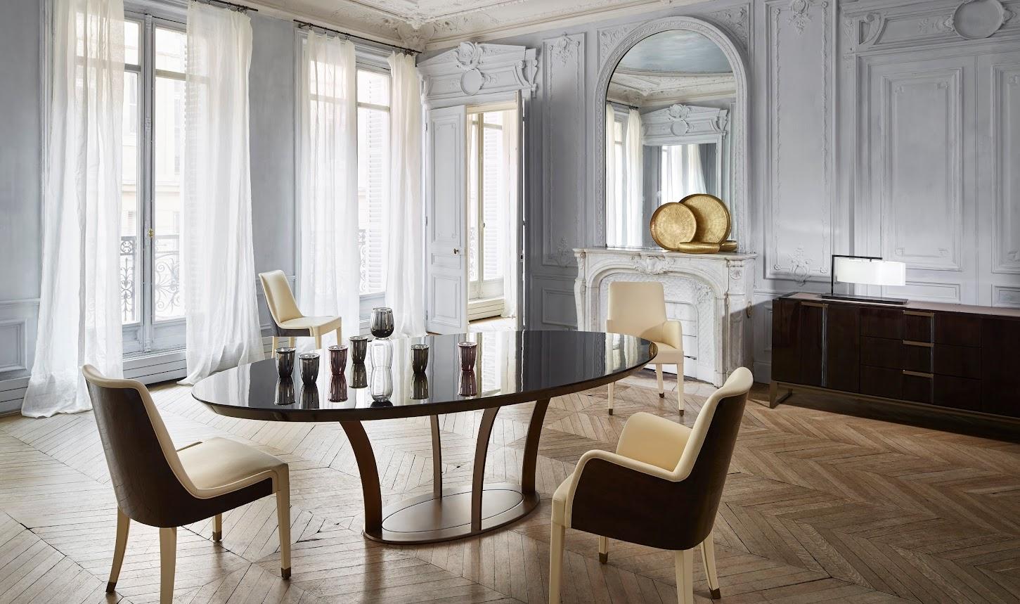 La table de salle à manger Paris est un chef-d'œuvre d'élégance et de polyvalence, disponible en forme ronde, ovale ou rectangulaire, avec une option de rallonges intégrées. Conçue pour s'adapter à une variété d'intérieurs, la table est dotée d'un
