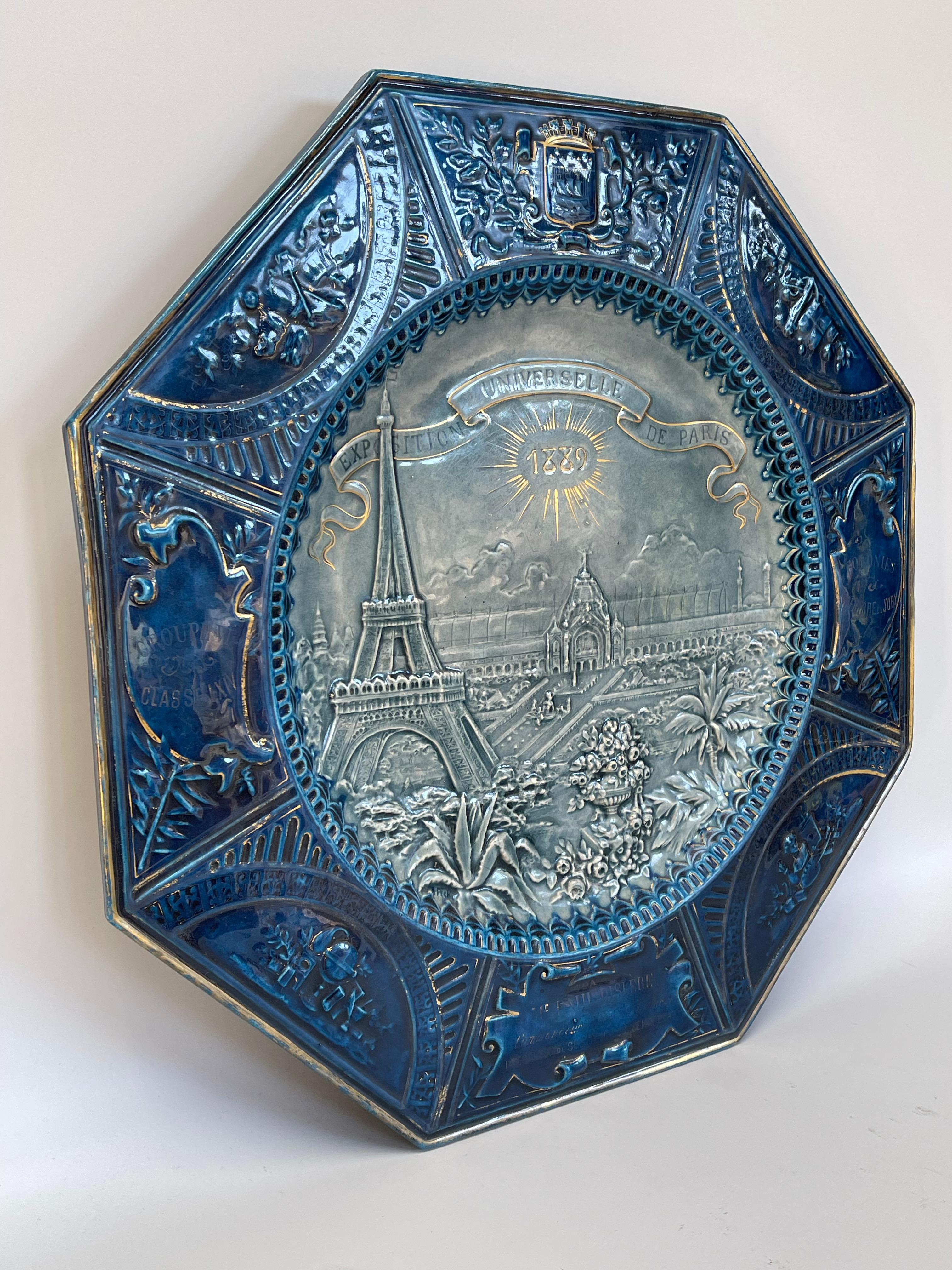 Paris Universal Exhibition 1889 Large Art Nouveau Dish In Good Condition For Sale In NANTES, FR