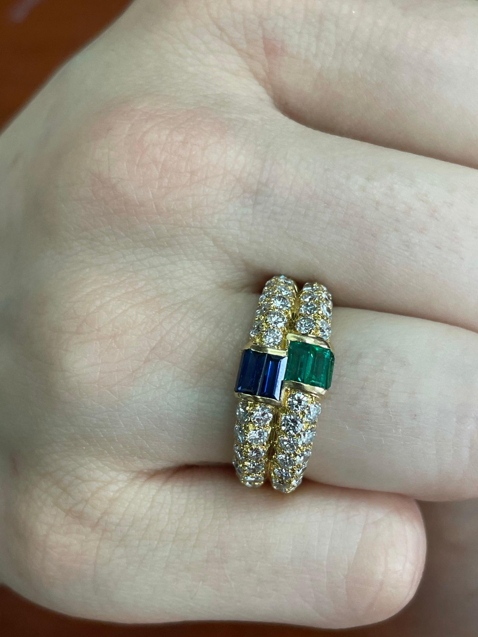 Women's or Men's Paris Van Cleef & Arpels Emerald and Sapphire Baguettes with Round Diamonds Ring
