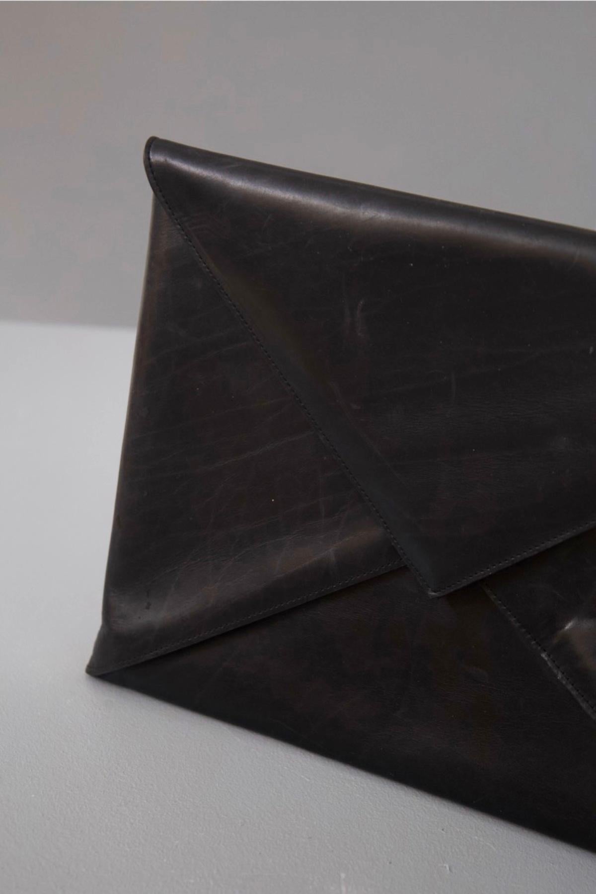 Parisi Vintage Clutch aus schwarzem Leder (Schwarz) im Angebot