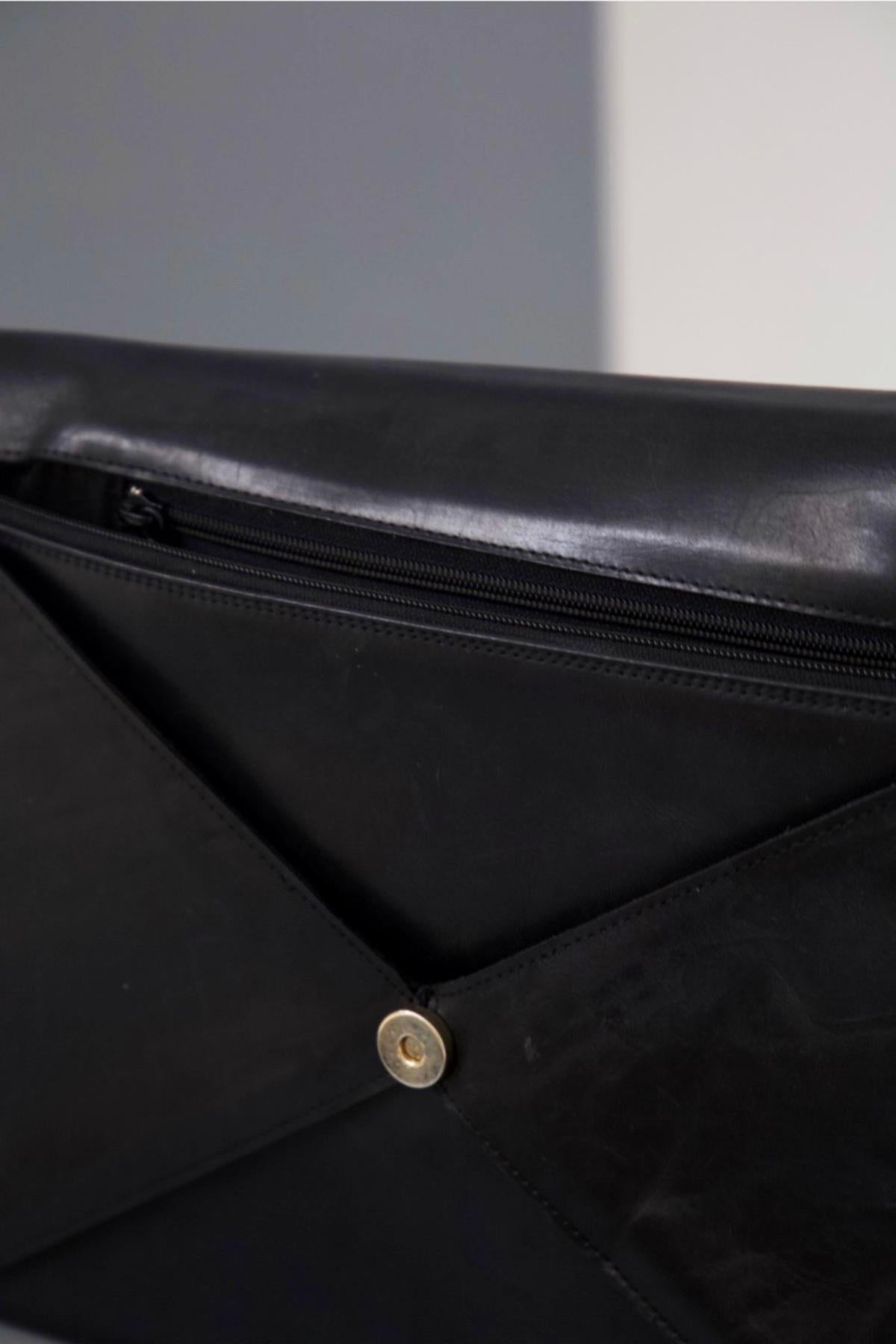 Women's Parisi Vintage Black Leather Clutch Bag For Sale