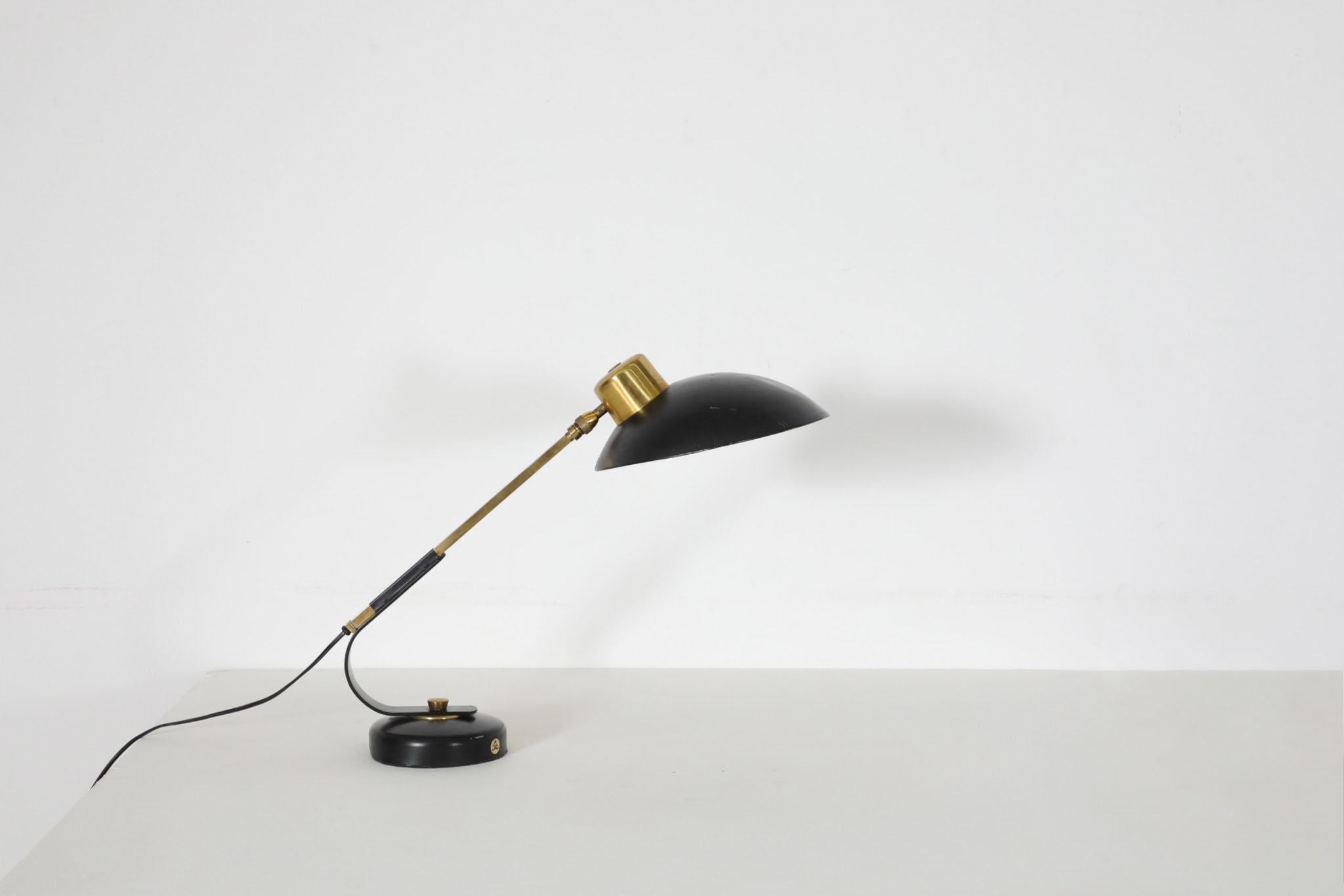 Lampe de bureau parisienne en laiton et émail noir par Ferdinand Solère, 1950 en vente 2
