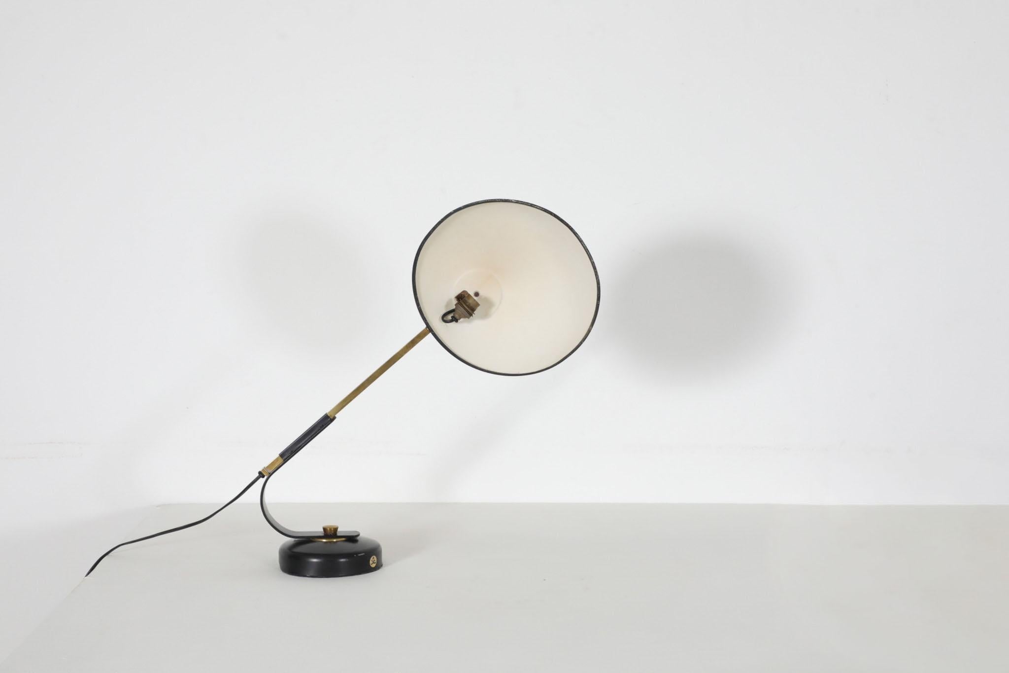Lampe de bureau parisienne en laiton et émail noir par Ferdinand Solère, 1950 en vente 6