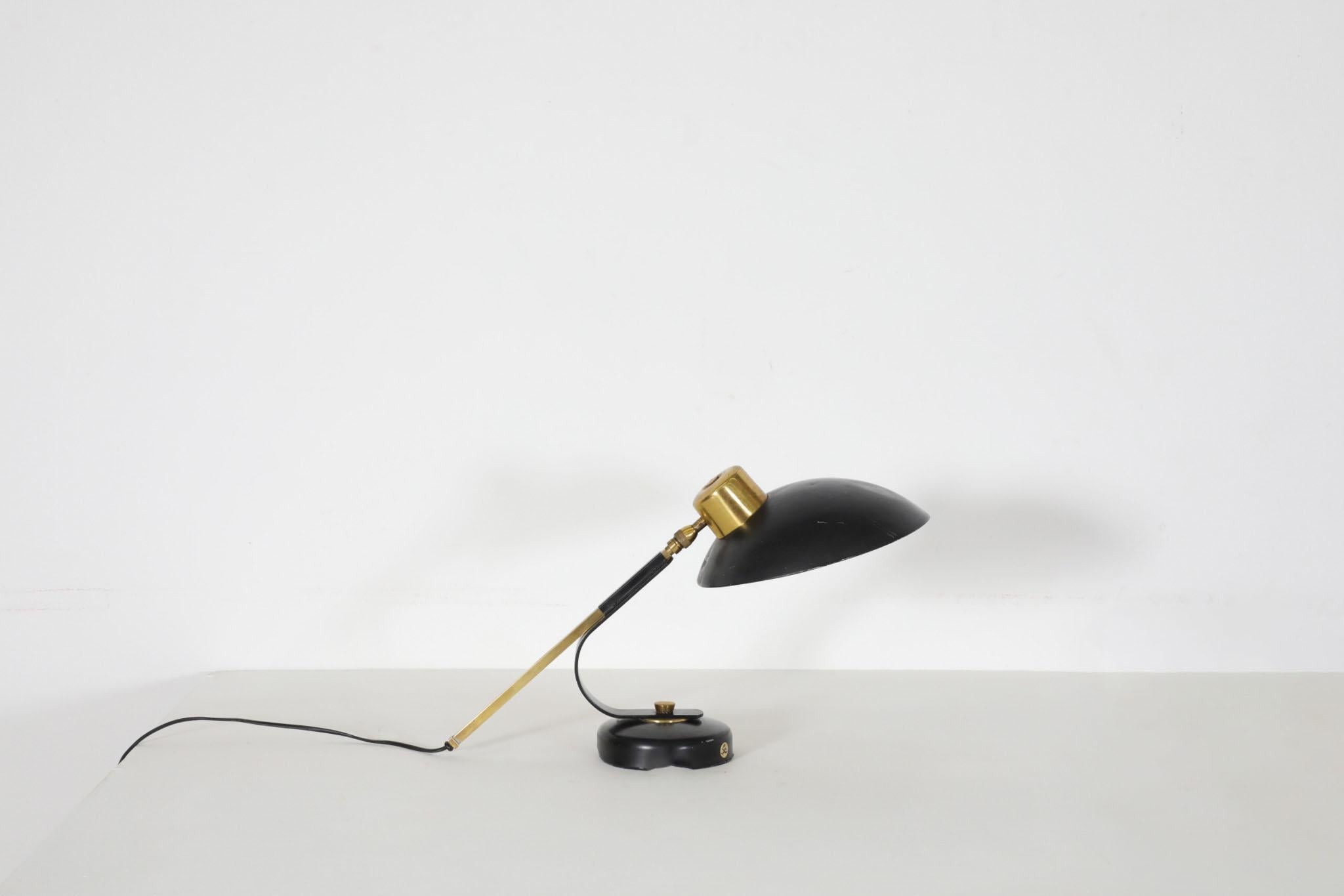 Lampe de bureau parisienne en laiton et émail noir par Ferdinand Solère, 1950 en vente 7