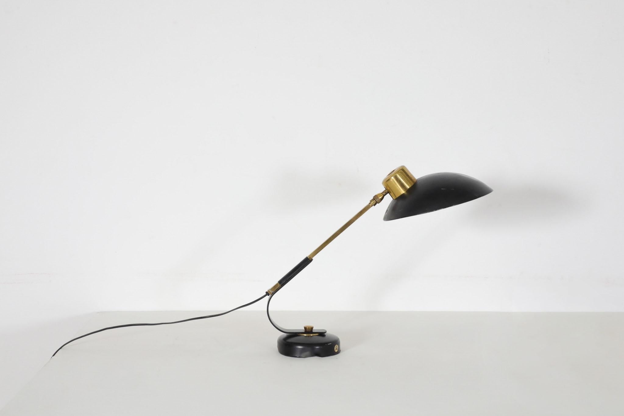 Lampe de bureau parisienne en laiton et émail noir par Ferdinand Solère, 1950 en vente 8