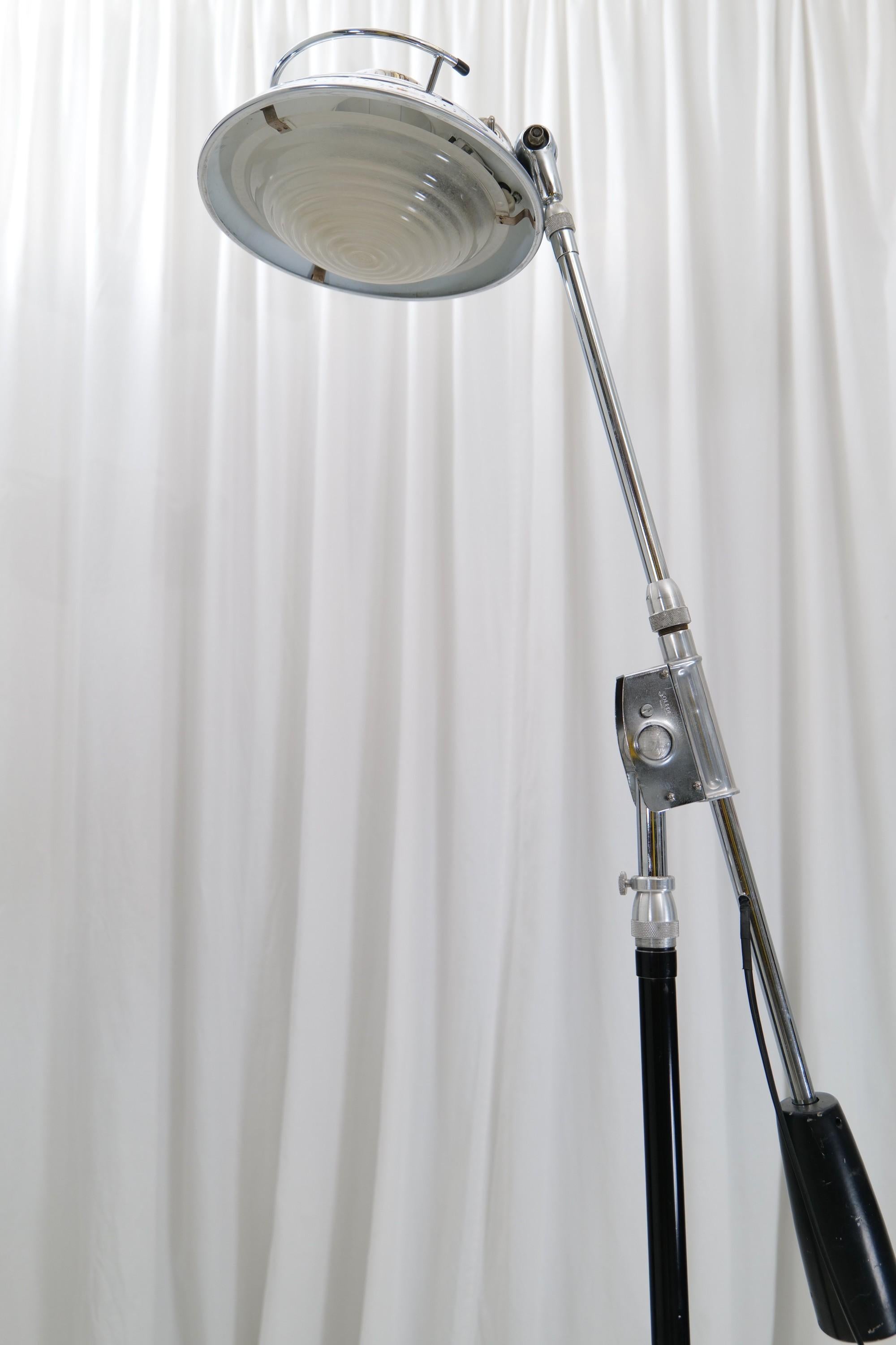 Parisian Chrome 1950's Art Deco Lamp by Ferdinand Solere Industrial Design In Good Condition In Saarbrücken, SL