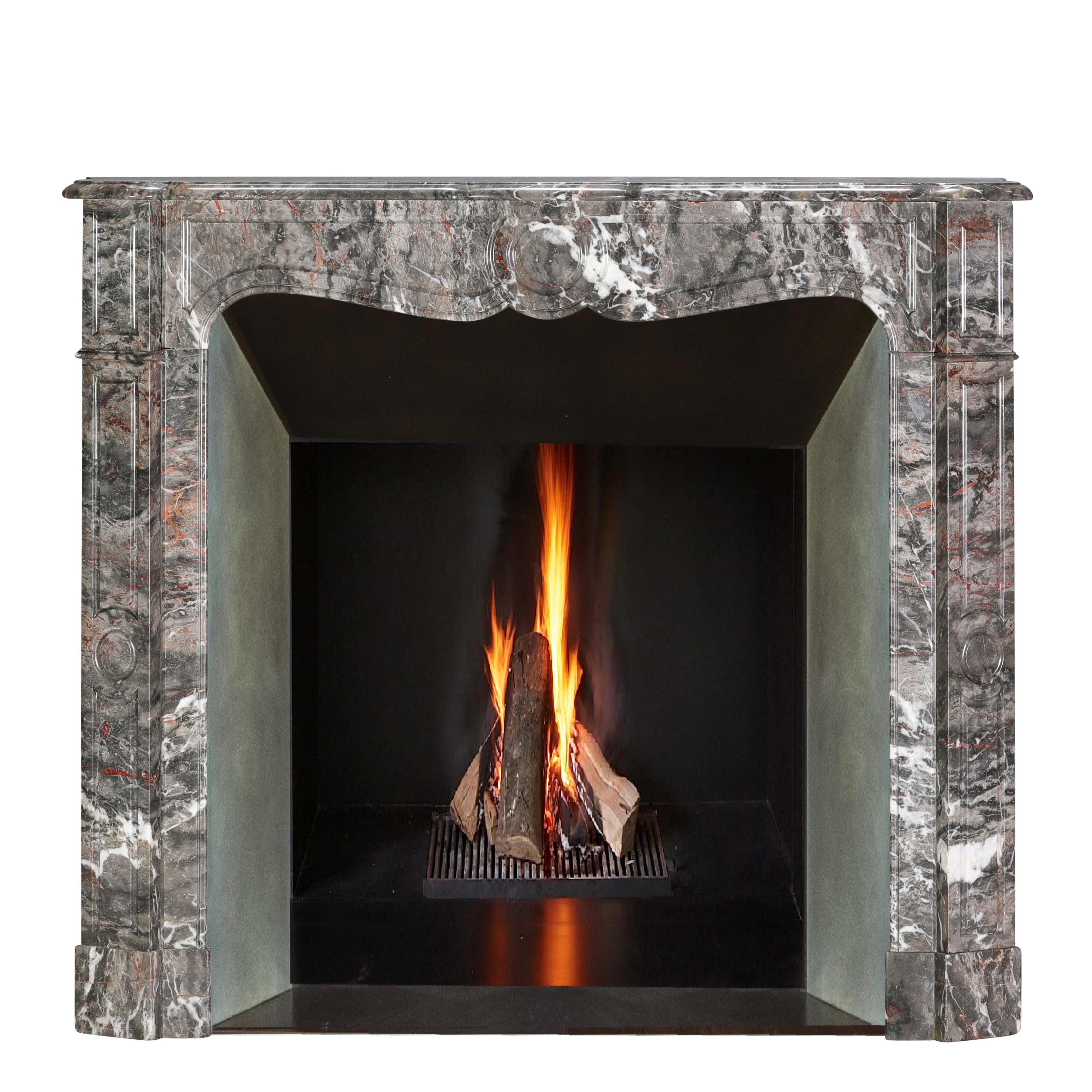 Cornice per caminetto Pompadour di design parigino in raro marmo Boi Jourdan francese in vendita 3