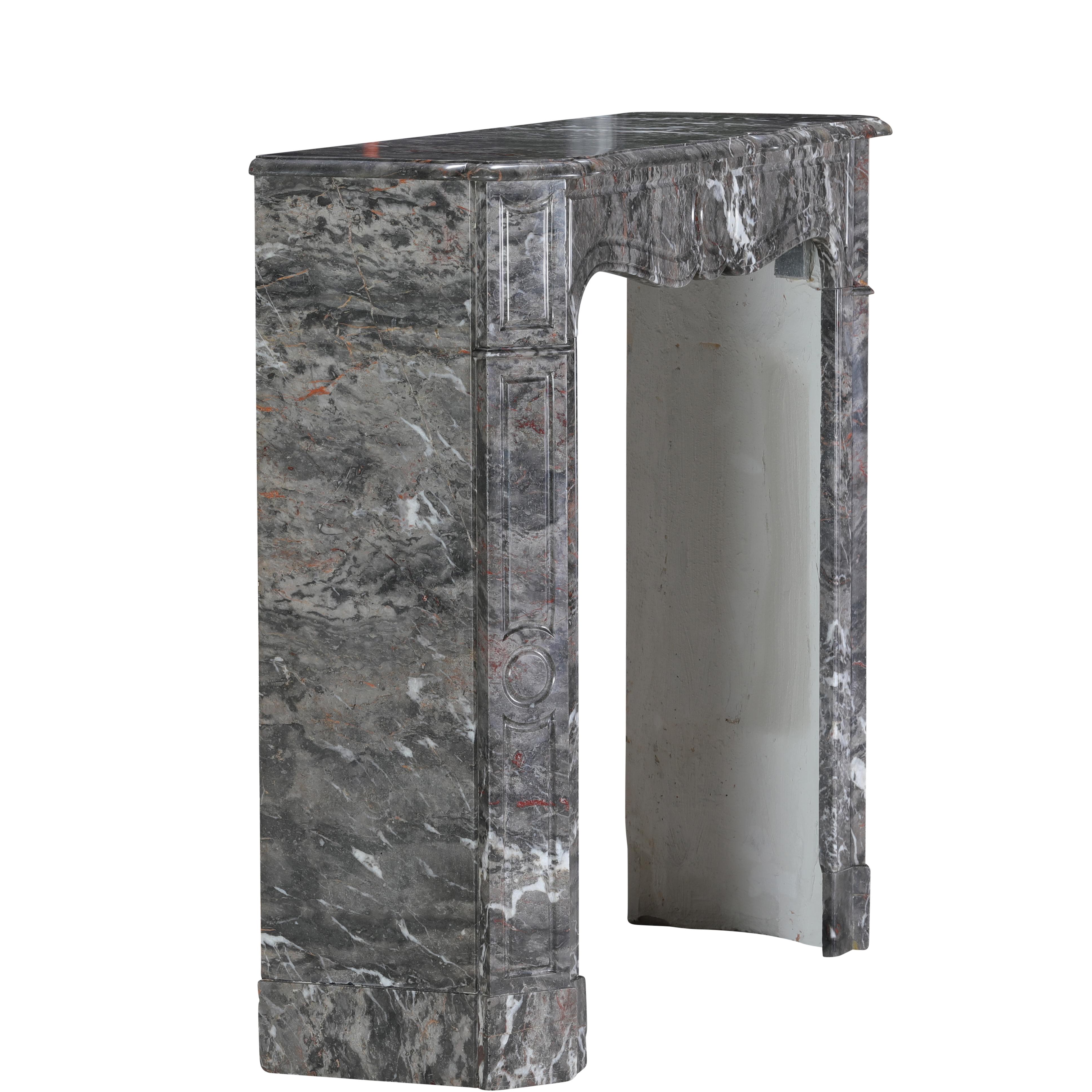 Cornice per caminetto Pompadour di design parigino in raro marmo Boi Jourdan francese in vendita 5