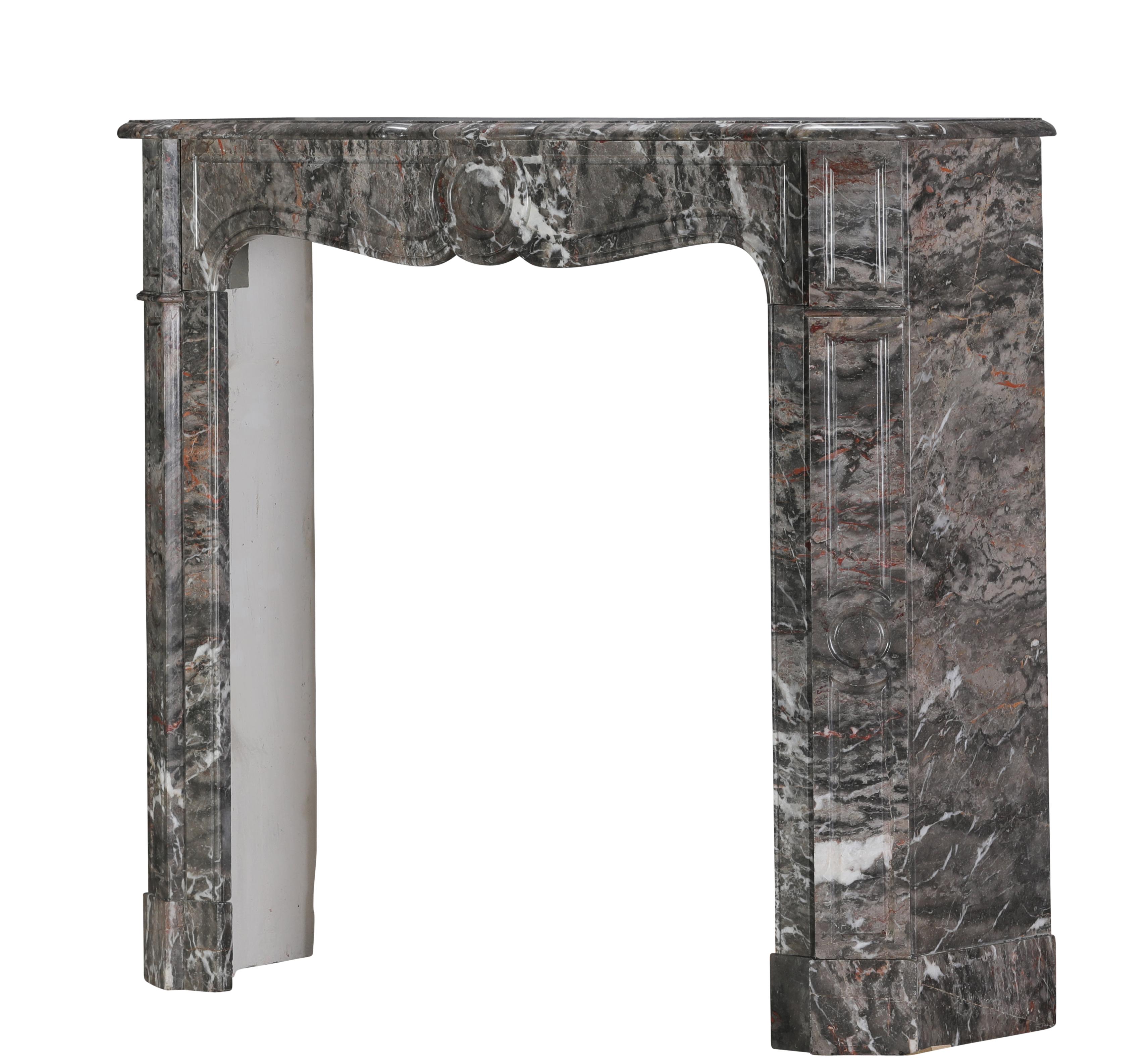 Cornice per caminetto Pompadour di design parigino in raro marmo Boi Jourdan francese in vendita 8