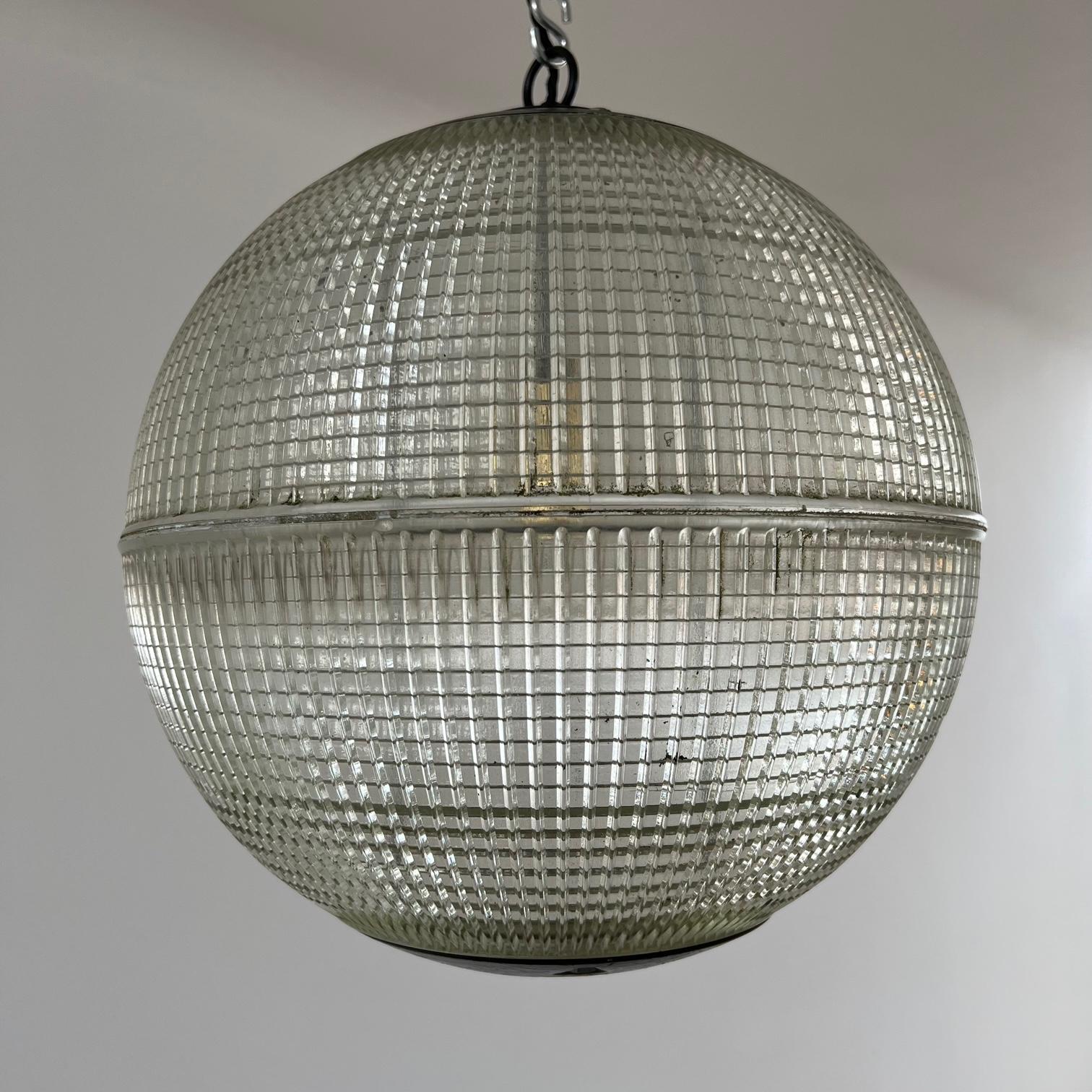 Parisian Glass Holophane Mid-Century Globe Pendant Lights 'Up to 3 Available' In Good Condition For Sale In London, GB