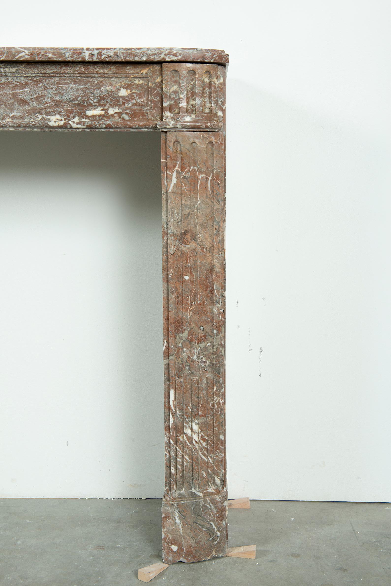 Repisa de chimenea Luis XVI parisina en venta 10