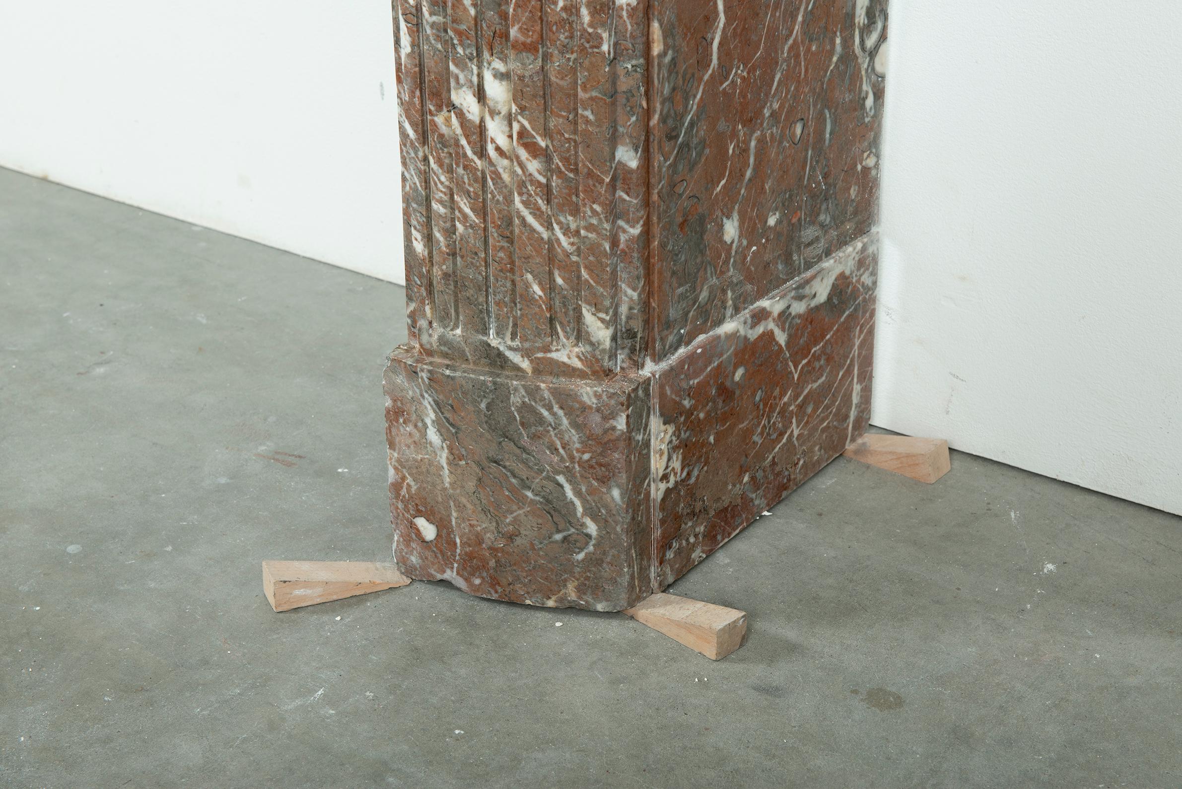 Repisa de chimenea Luis XVI parisina en venta 1