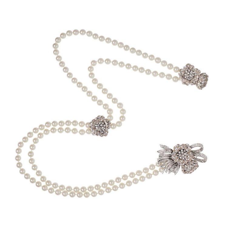 Parisian pearl necklace