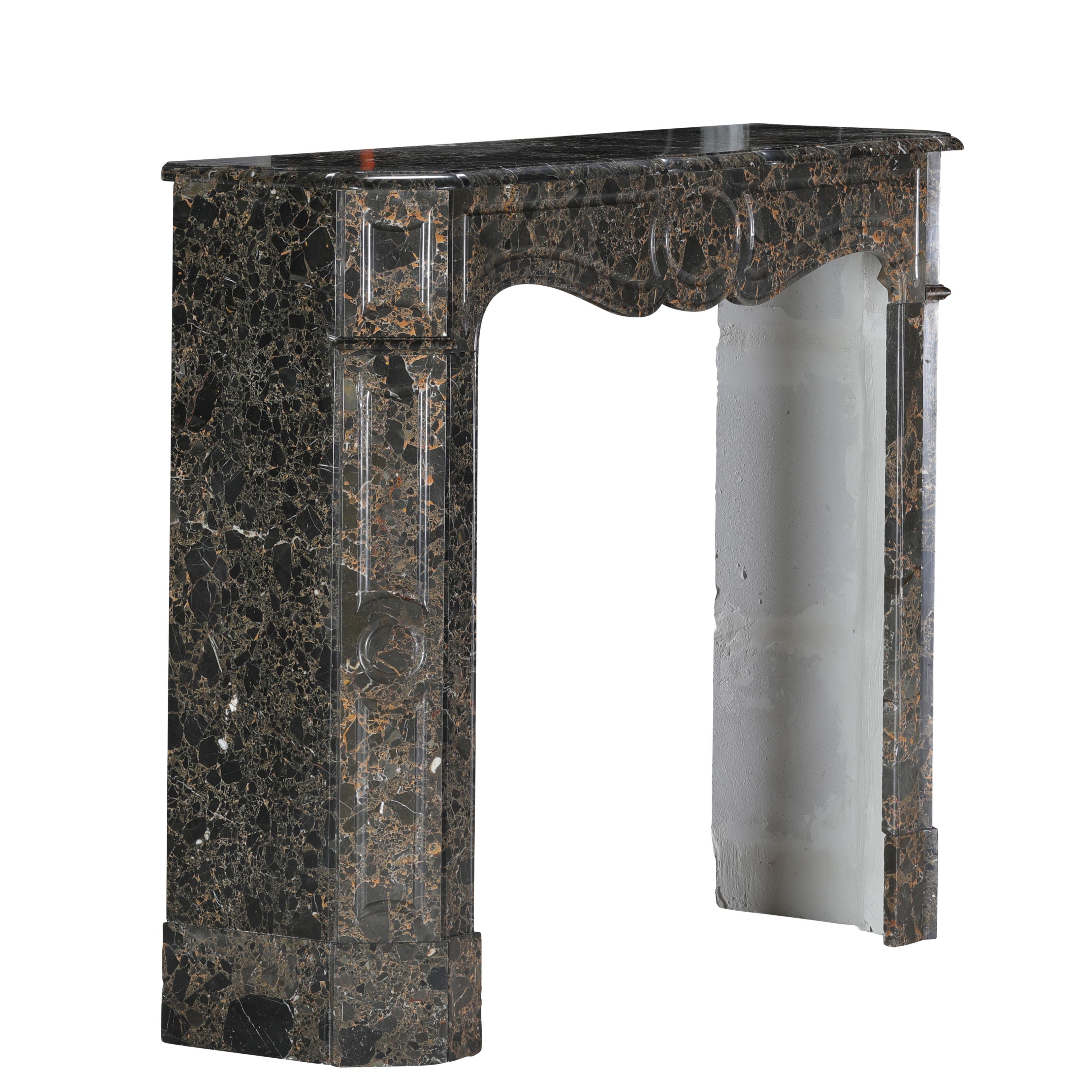 Repisa de chimenea parisina Pompadour de mármol Portor des Pyrénées Breche, poco común en venta 7