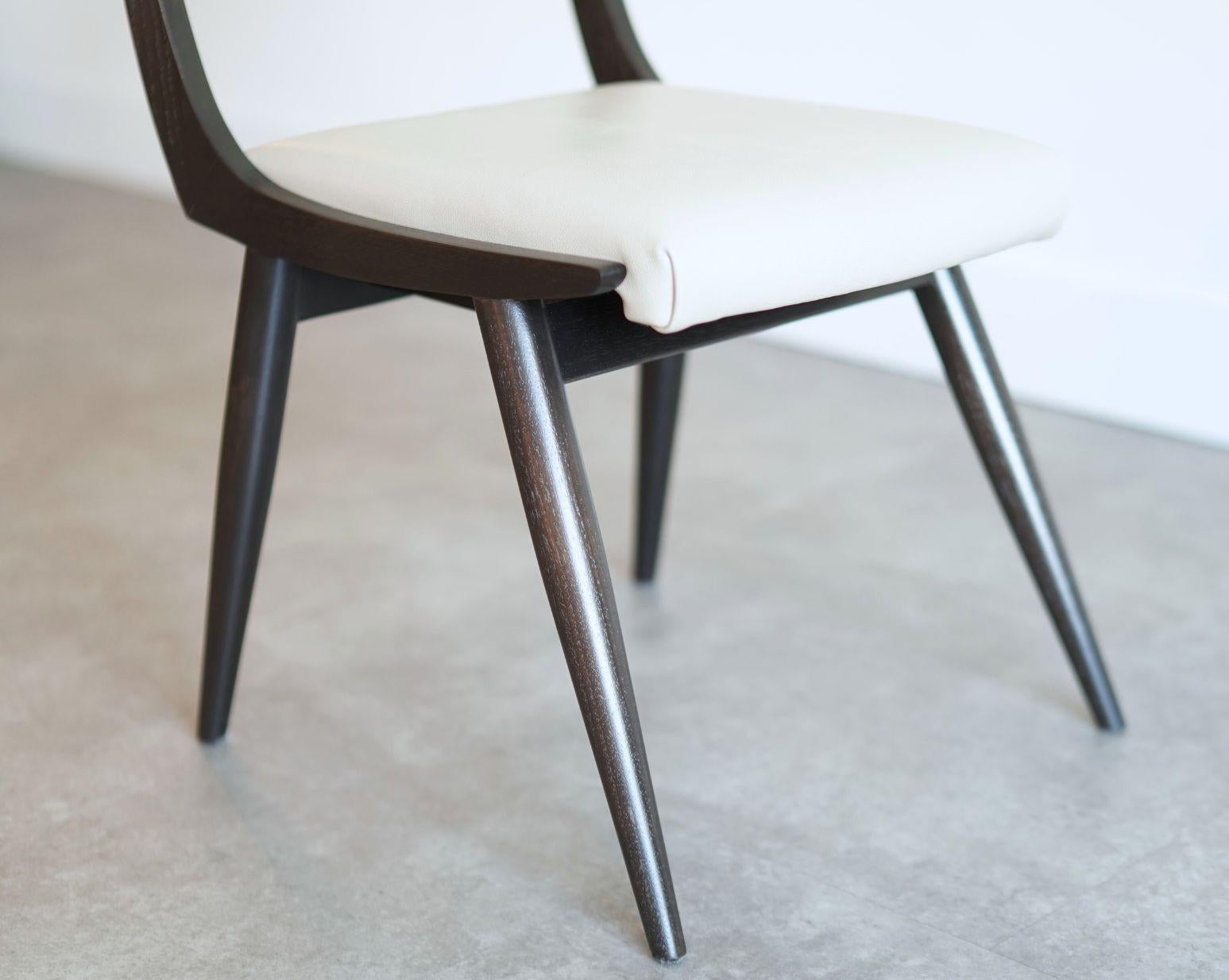 Parisiano Esstischstuhl in Espresso Nussbaum von Stamford Modern (Walnuss) im Angebot