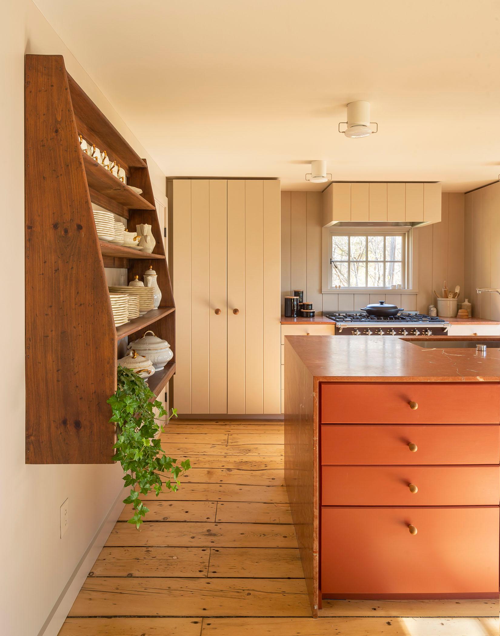 Workstead Park I in White Enamel For Sale 1