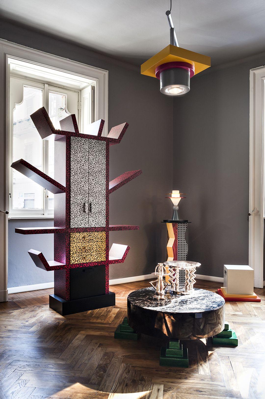 Park Lane Low Fibreglass and Marble Coffee Table by Memphis, Ettore Sottsass For Sale 4
