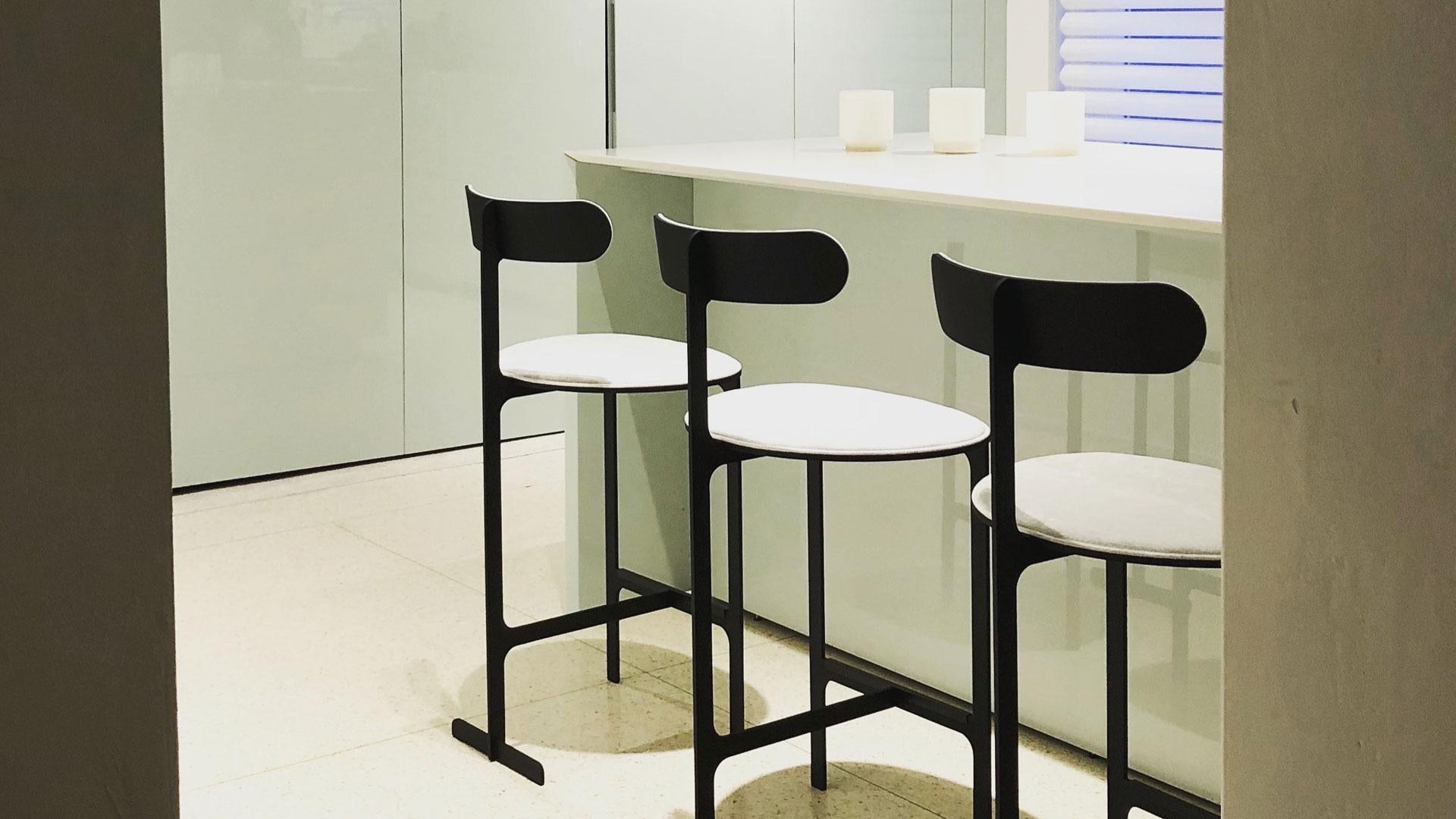 Sgabello Park Place di Yabu Pushelberg con struttura in acciaio inox in vendita 7