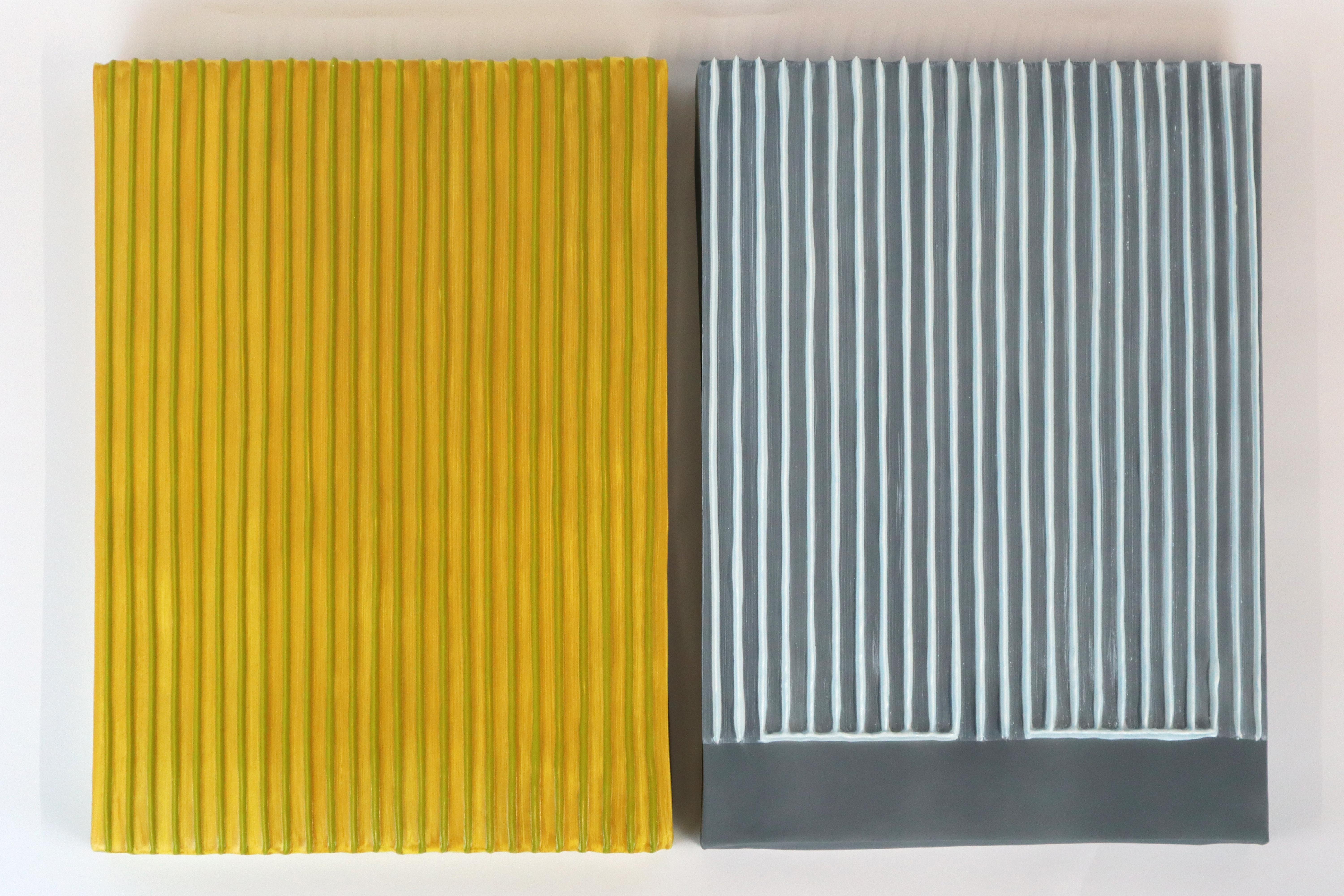 Park Seo-Bo
Écritures (Écriture N °. 1-23 e  Écriture N °. 2-23 )
2024
Rilievo in porcellana
47 x 36 x 5.5 cm  18.5 x 14.17 x 2.17 in
Firmato e accompagnato da un Certificato di Autenticità
Edizione di 99
In ottime condizioni



Nel 1967, Park