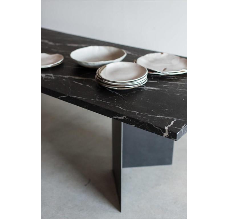 Américain Table à manger Parker en marbre Nero Marquina en vente