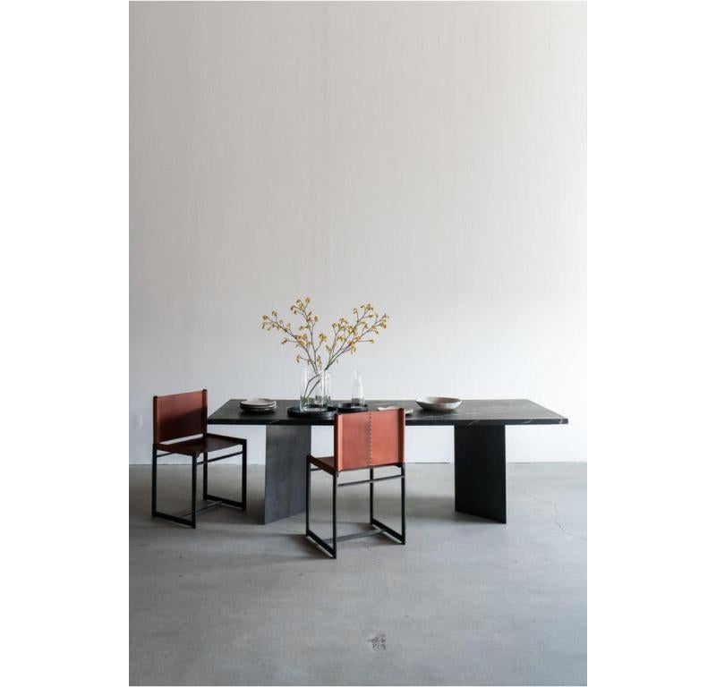 Soudé Table à manger Parker en marbre Nero Marquina en vente