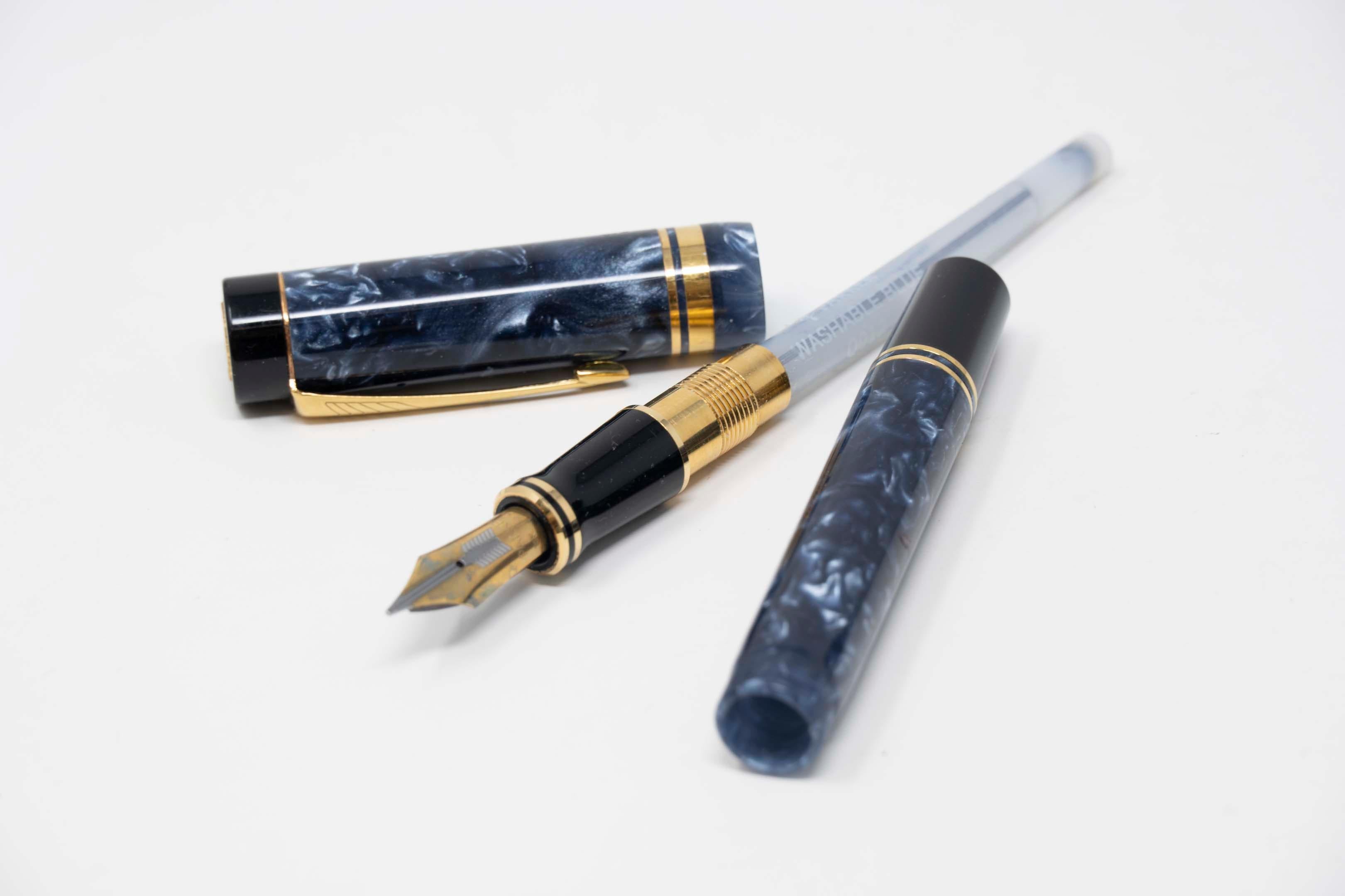 Parker Duofold Fountain Pen 18k Gold Nib For Sale 1