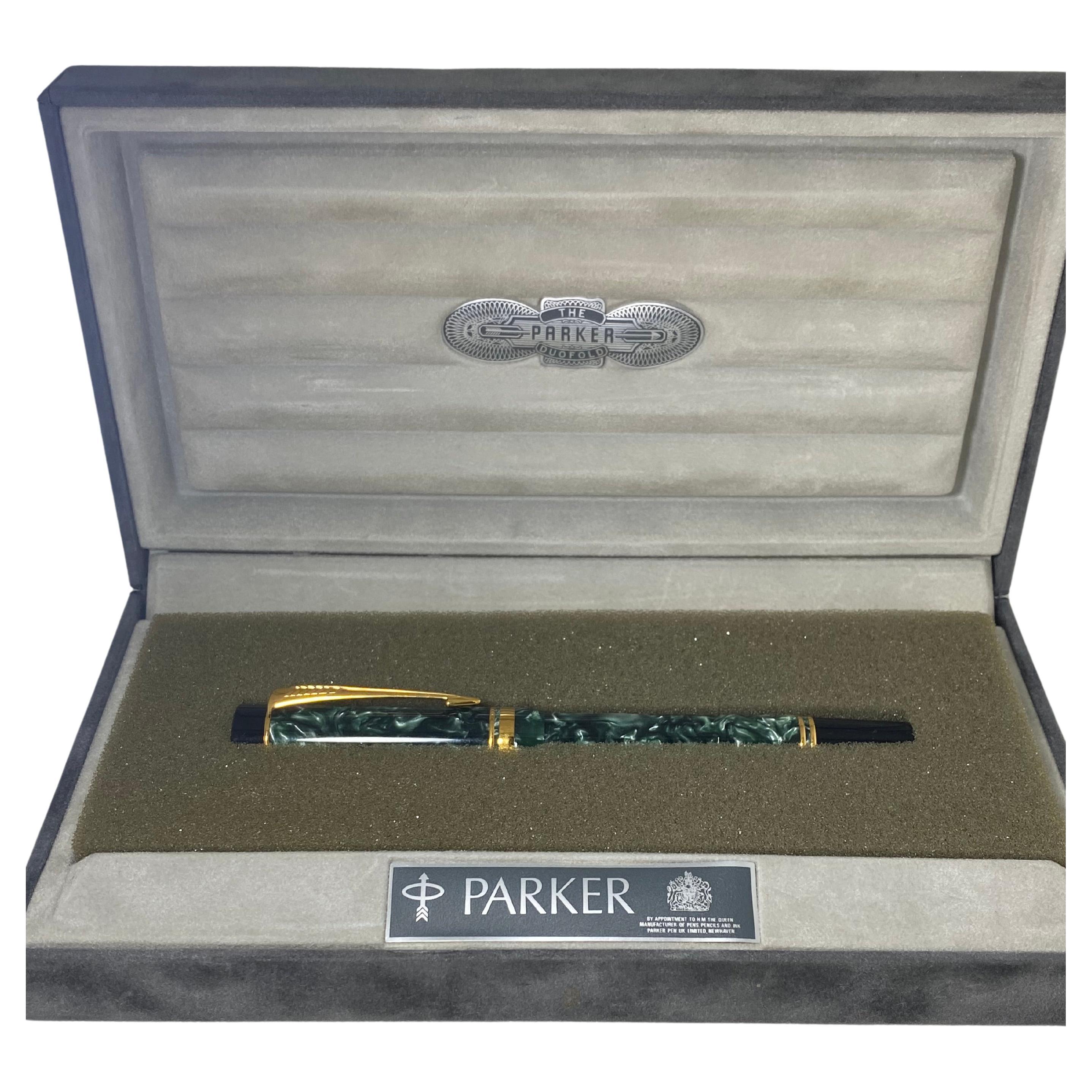 Parker Duofold Fountain Pen, Marble Green, 18K Gold Nib. Brand New + Box. For Sale