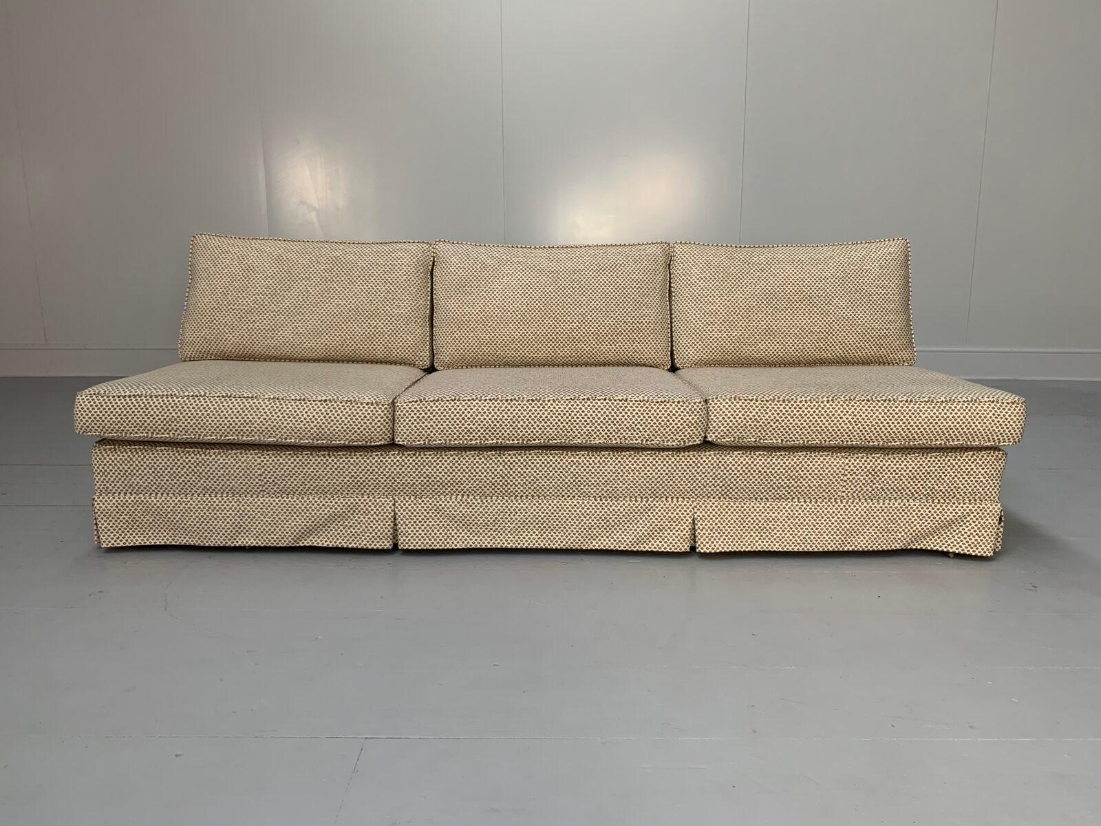 Hello Friends, and welcome to another unmissable offering from Lord Browns Furniture, the UK’s premier resource for fine Sofas and Chairs.

On offer on this occasion is a superb, immaculate Parker and Farr “Armless” 3-Seat Sofa, dressed in a