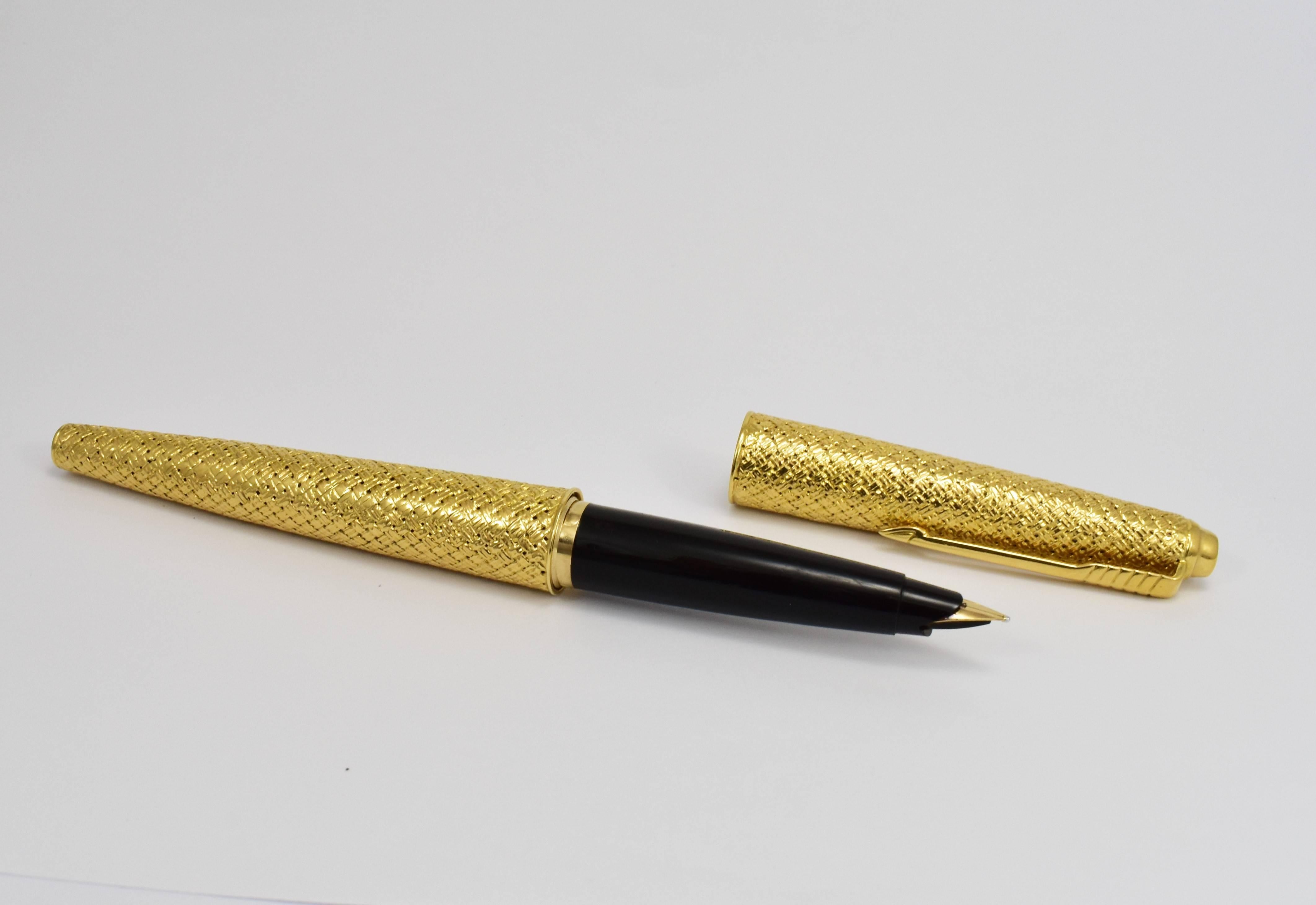 Woven Parker Fountain Pen, Yellow Gold Basketweave For Sale