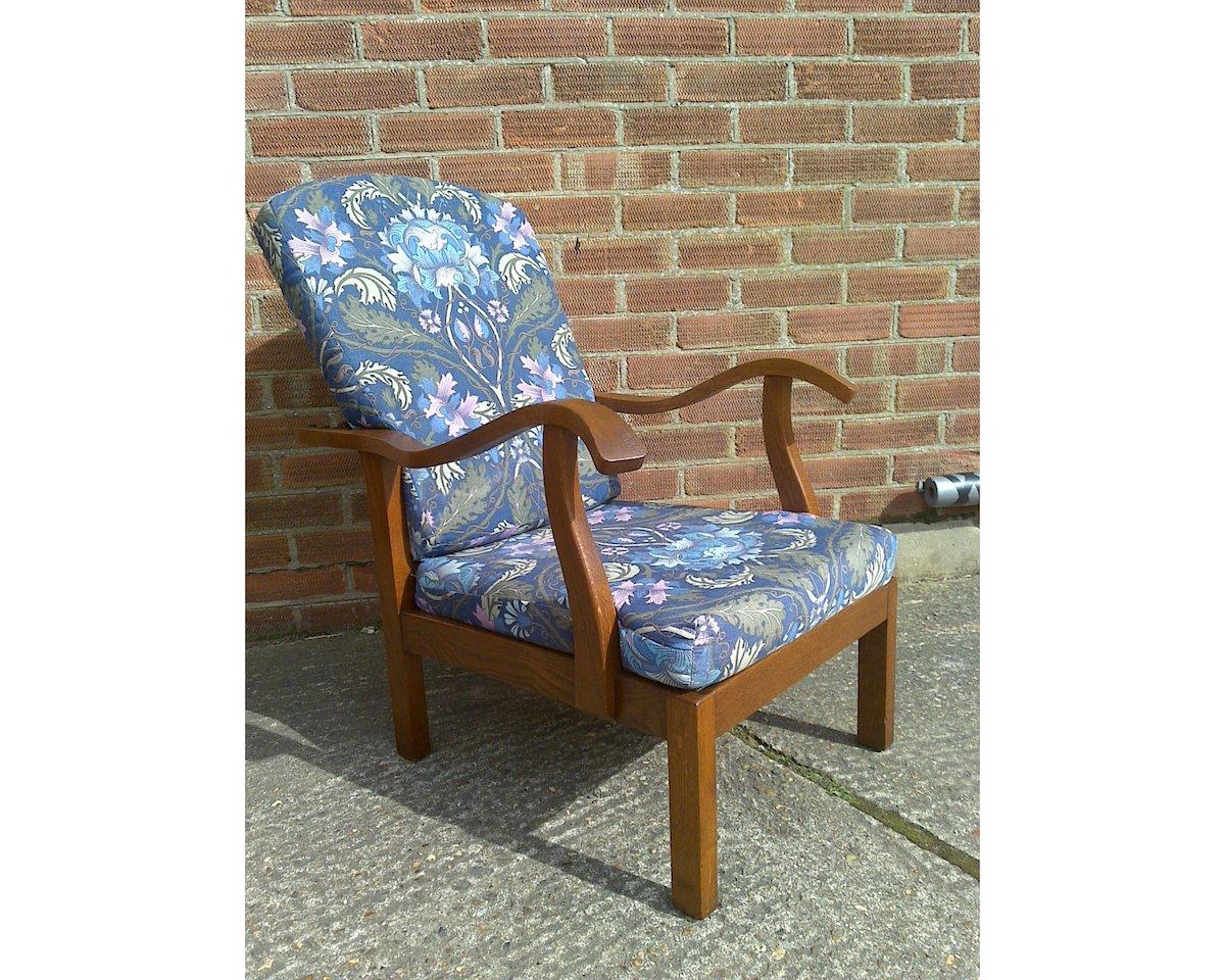 Arts and Crafts Parker Knoll, fauteuil inclinable en chêne de style Arts & Crafts anglais du milieu du siècle dernier en vente