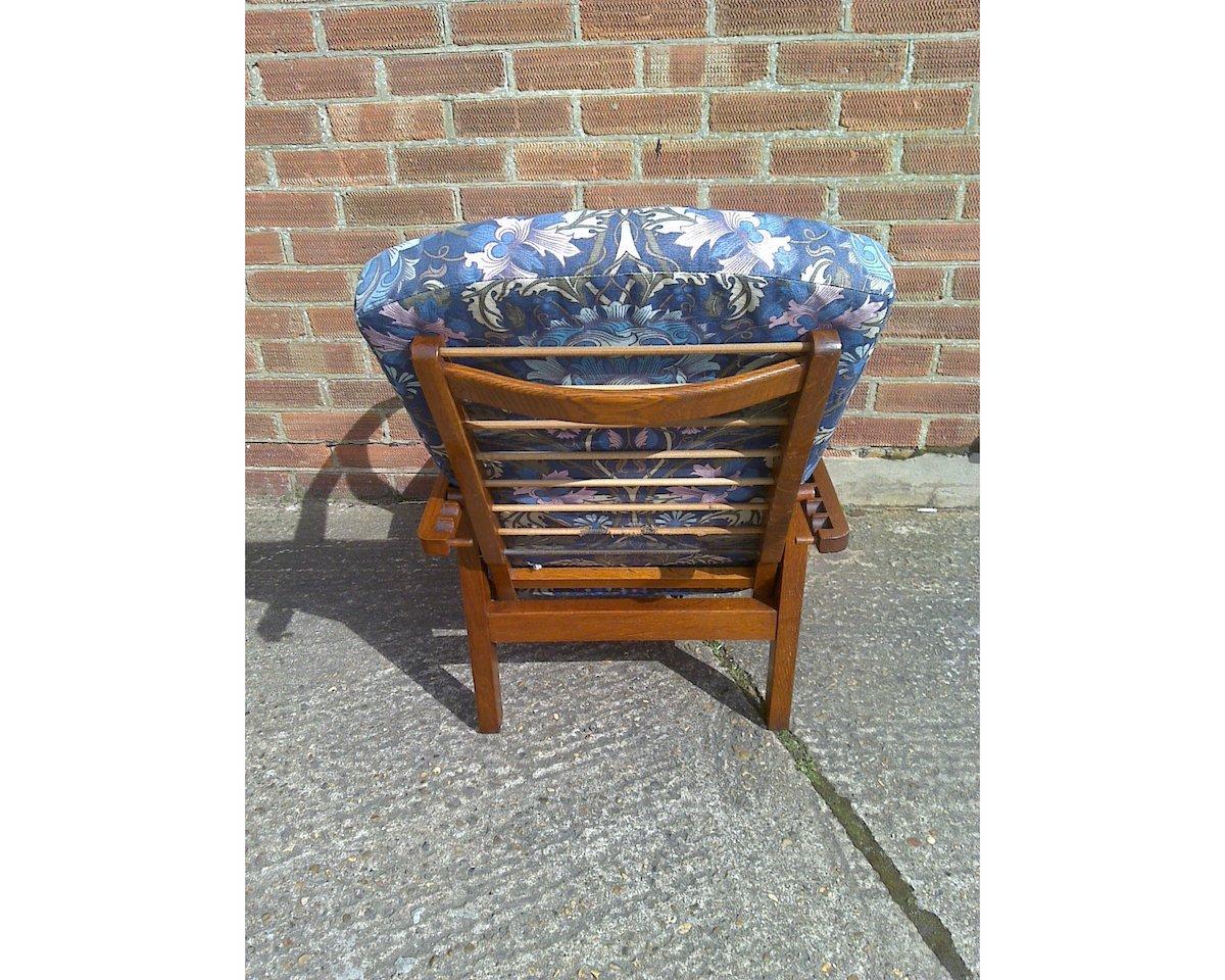 Anglais Parker Knoll, fauteuil inclinable en chêne de style Arts & Crafts anglais du milieu du siècle dernier en vente