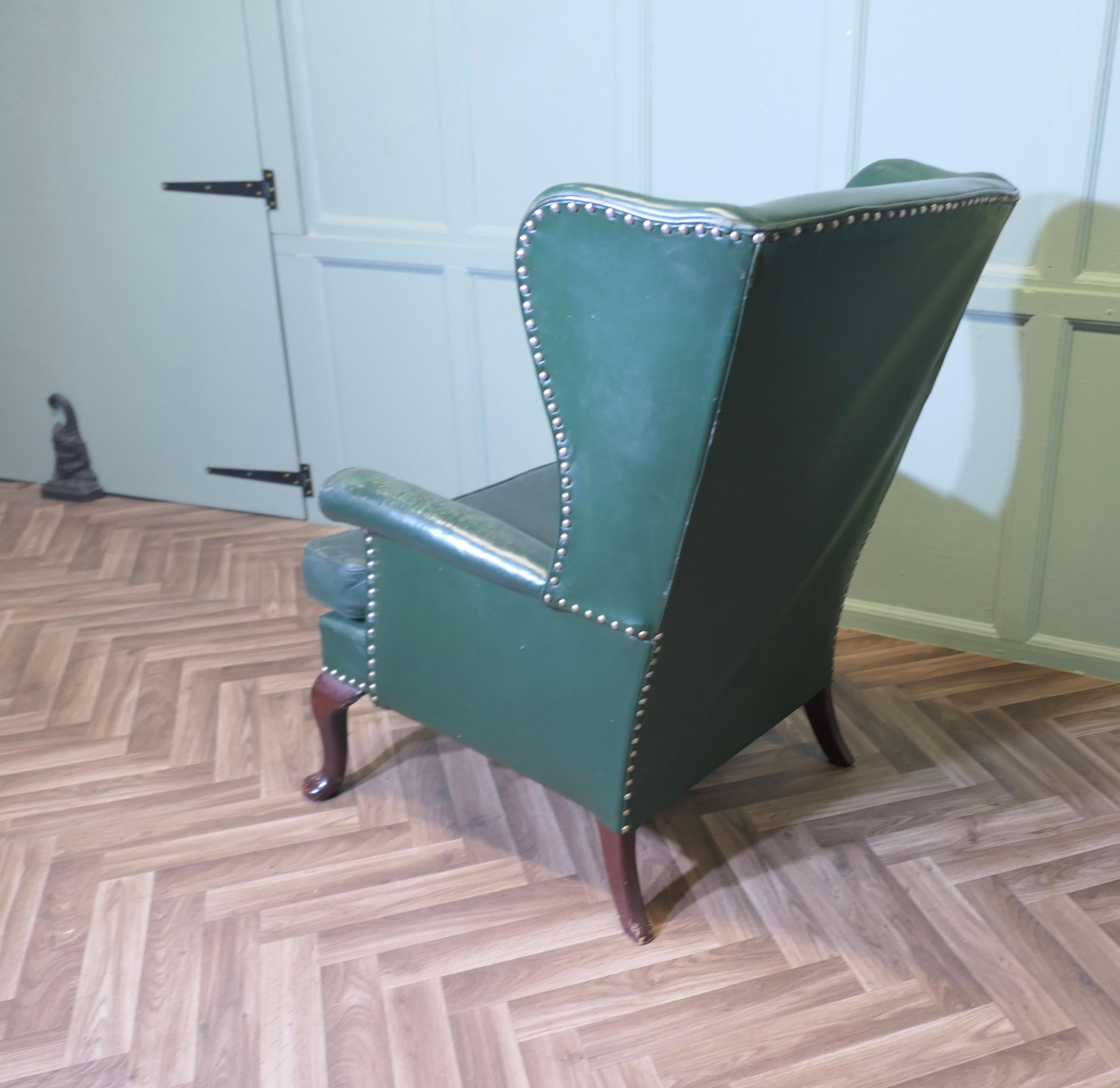 XX secolo Sedia da biblioteca in pelle con schienale ad ala Parker Knoll   È una sedia molto comoda in vendita