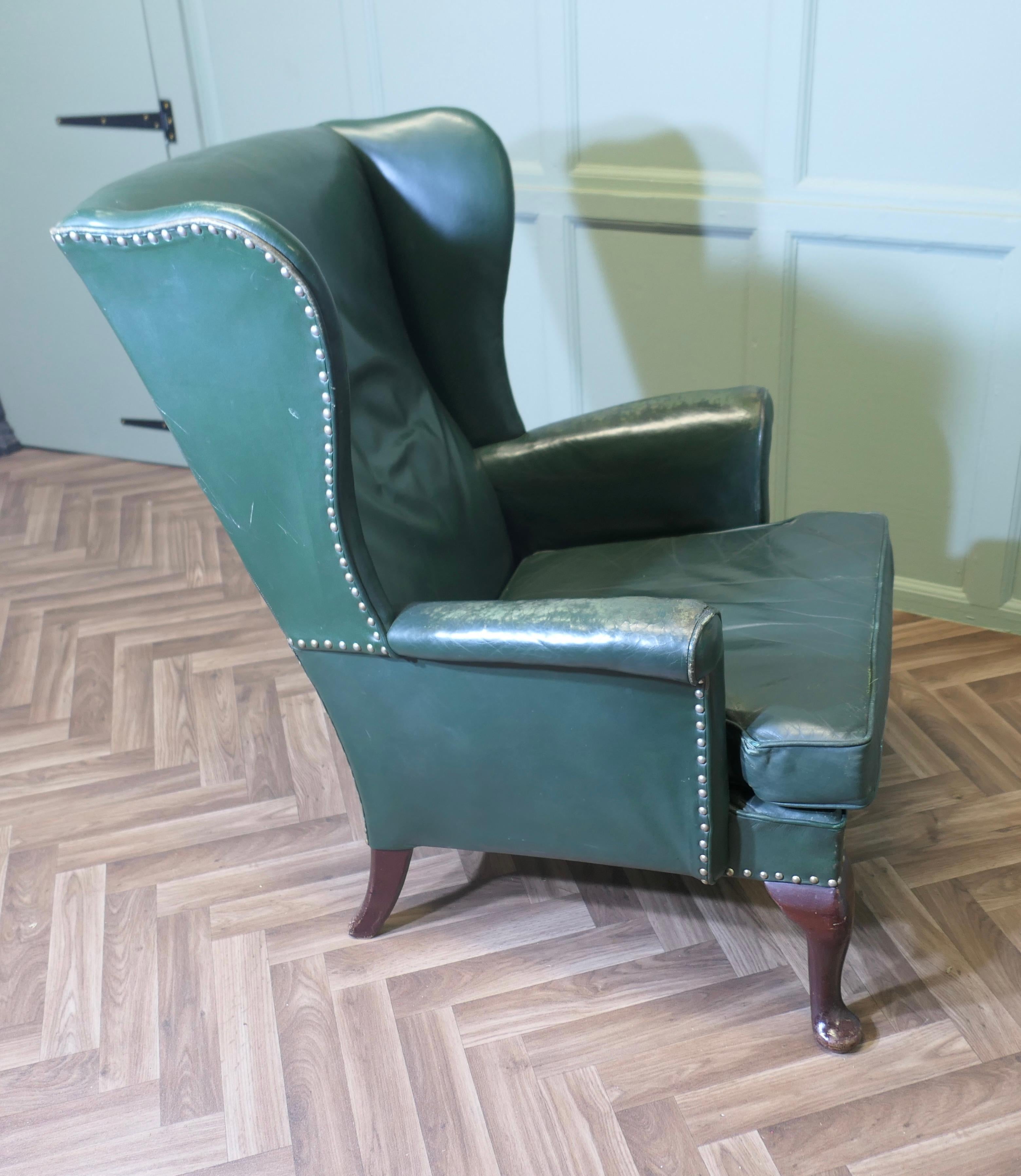 Sedia da biblioteca in pelle con schienale ad ala Parker Knoll   È una sedia molto comoda in vendita 1