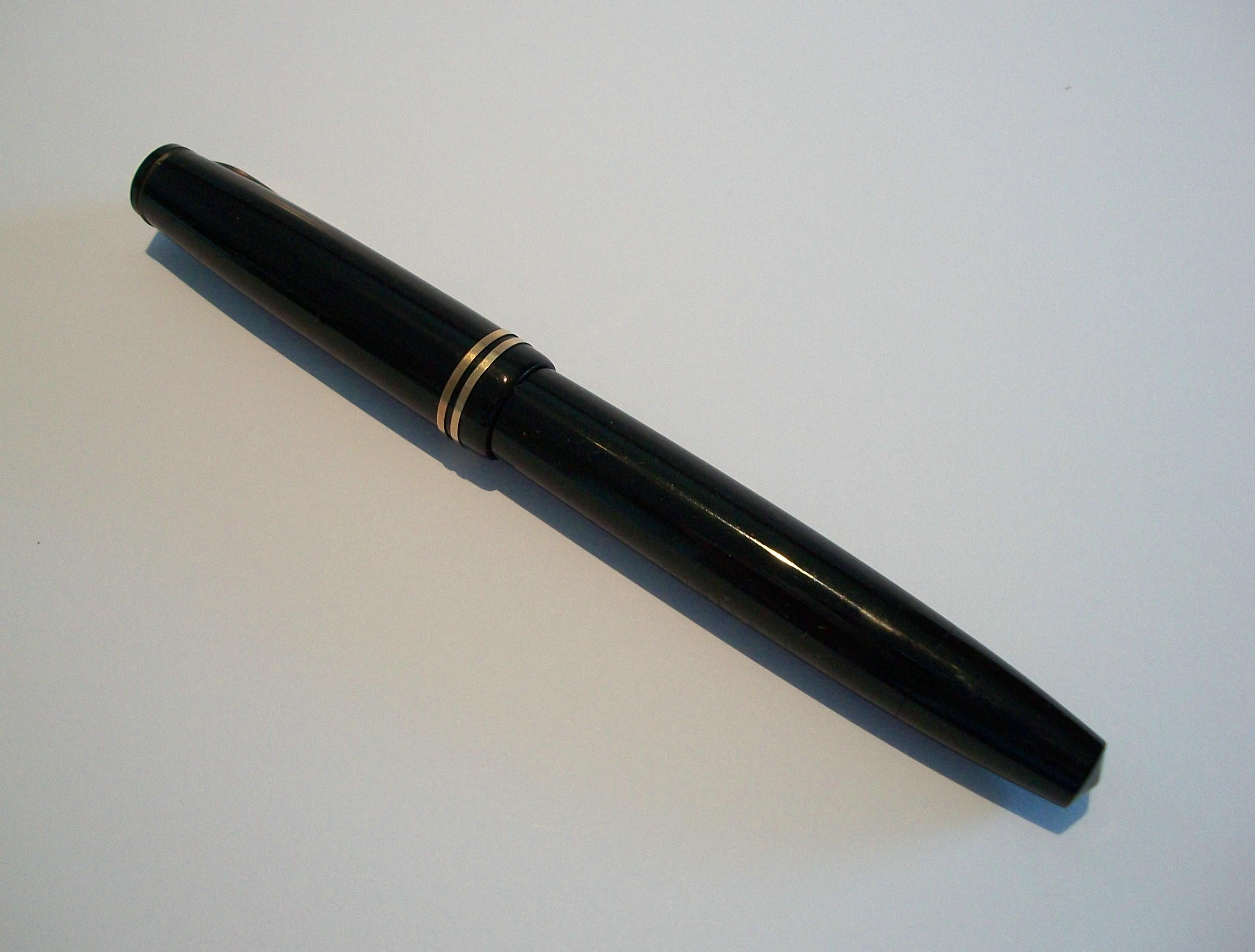 Moderne PARKER - Victory Model - Stylo Plume Noir - Plume Or 14K - K.K. - Circa 1950's en vente