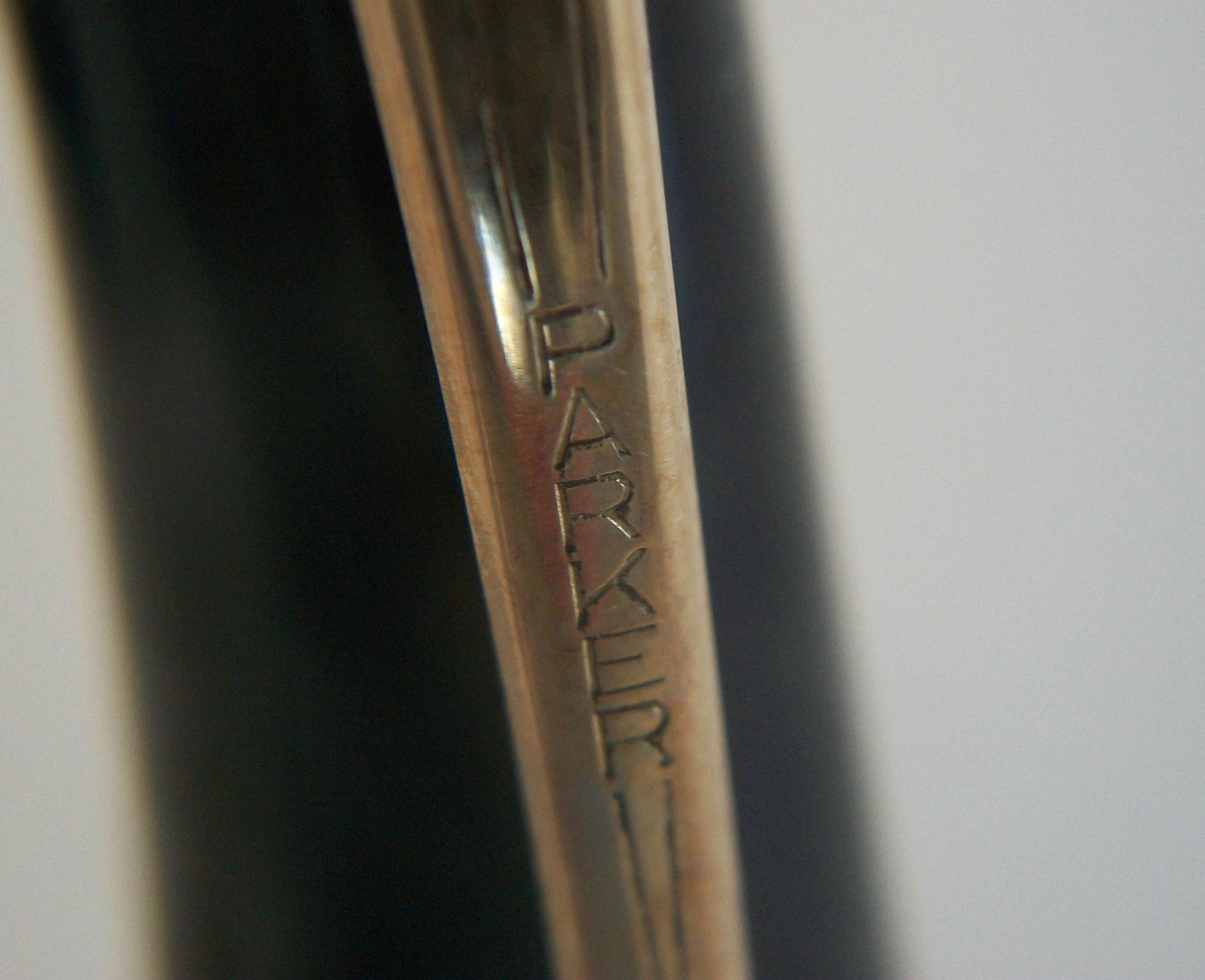 PARKER - Victory Model - Stylo Plume Noir - Plume Or 14K - K.K. - Circa 1950's Unisexe en vente