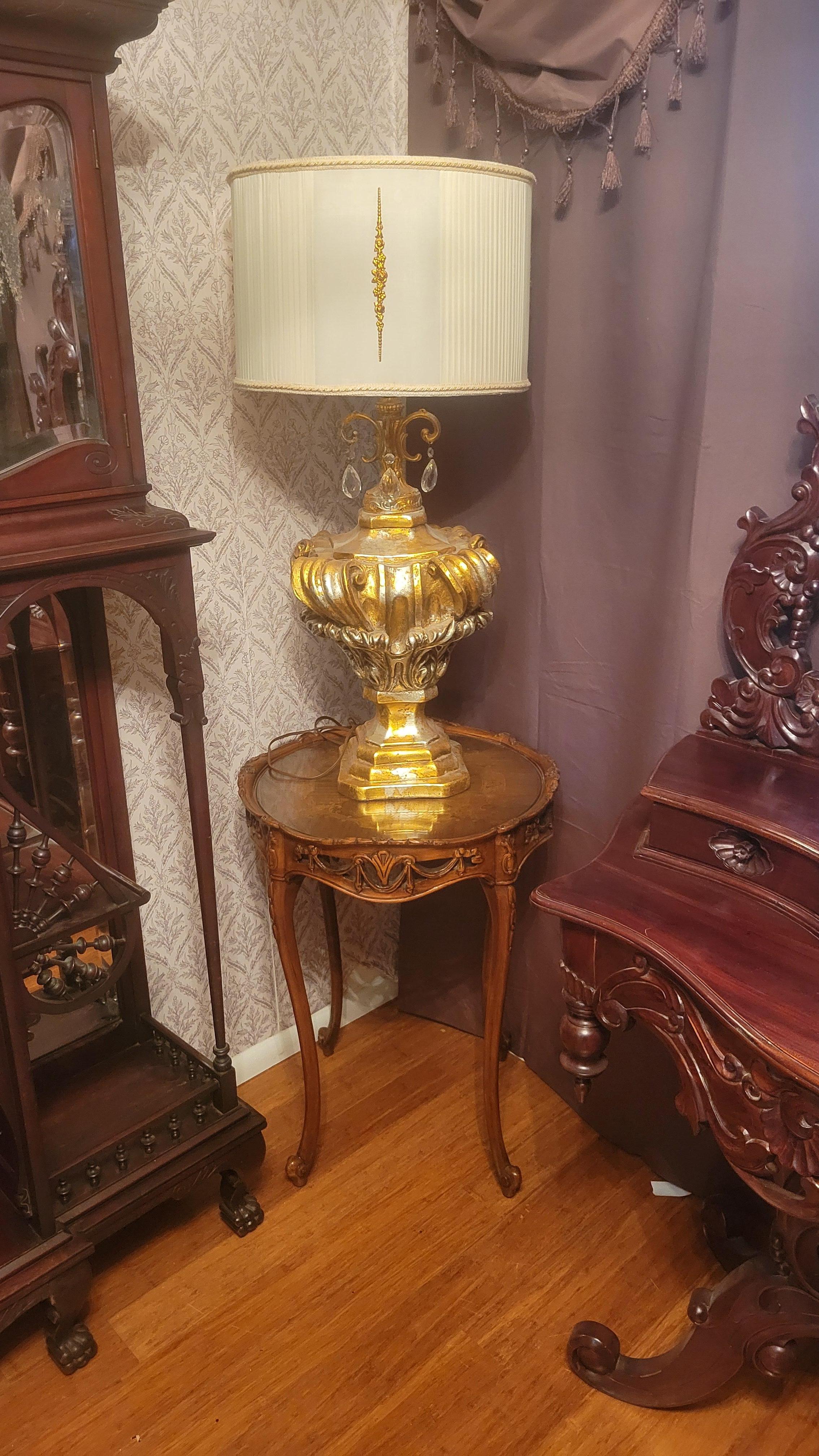Lampada da salotto con finitura oro/argento anticato e paralume bianco - altezza 36 in vendita 5