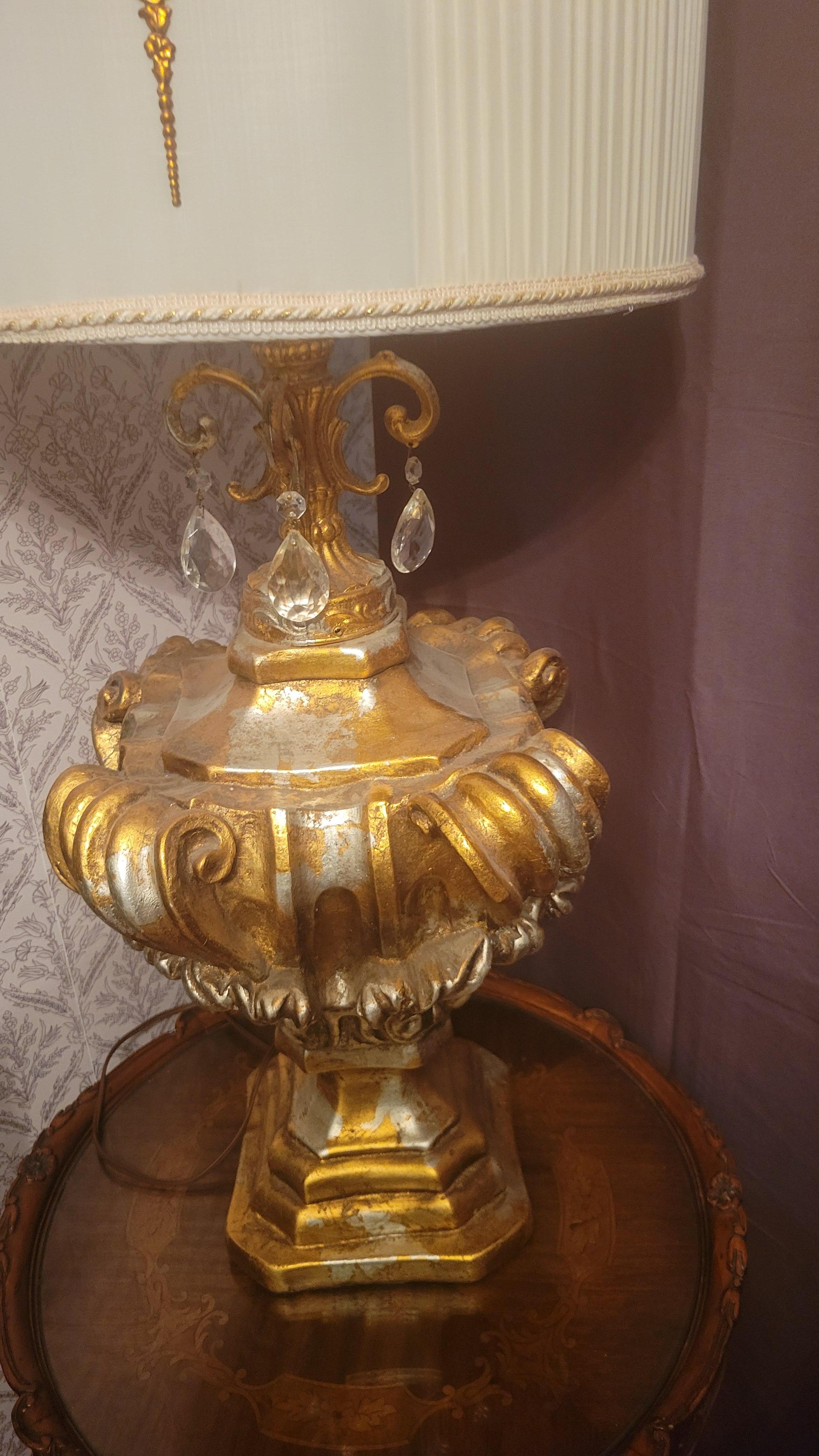 Lampada da salotto con finitura oro/argento anticato e paralume bianco - altezza 36 in vendita 8