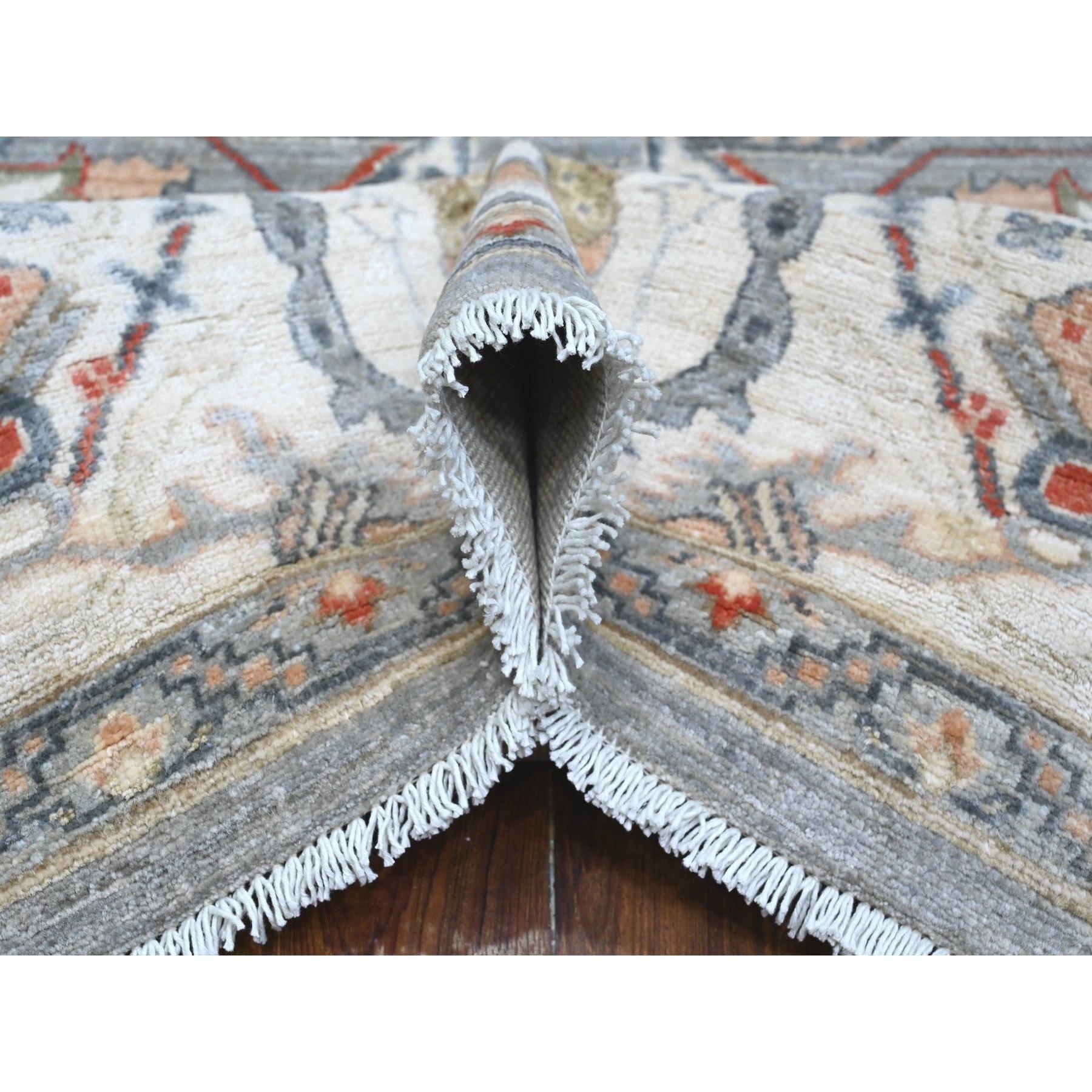 Handgeknüpfter orientalischer Teppich aus Wolle von Parma in Grau mit feinem Aryana Heriz-Design 9'2