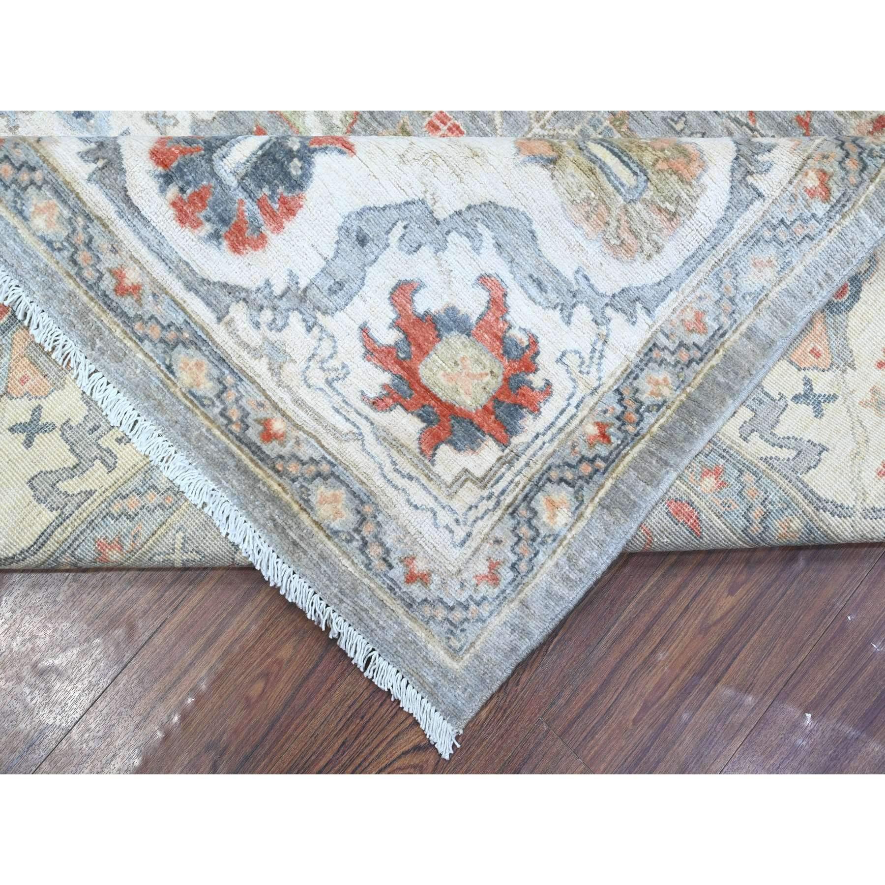 Handgeknüpfter orientalischer Teppich aus Wolle von Parma in Grau mit feinem Aryana Heriz-Design 9'2